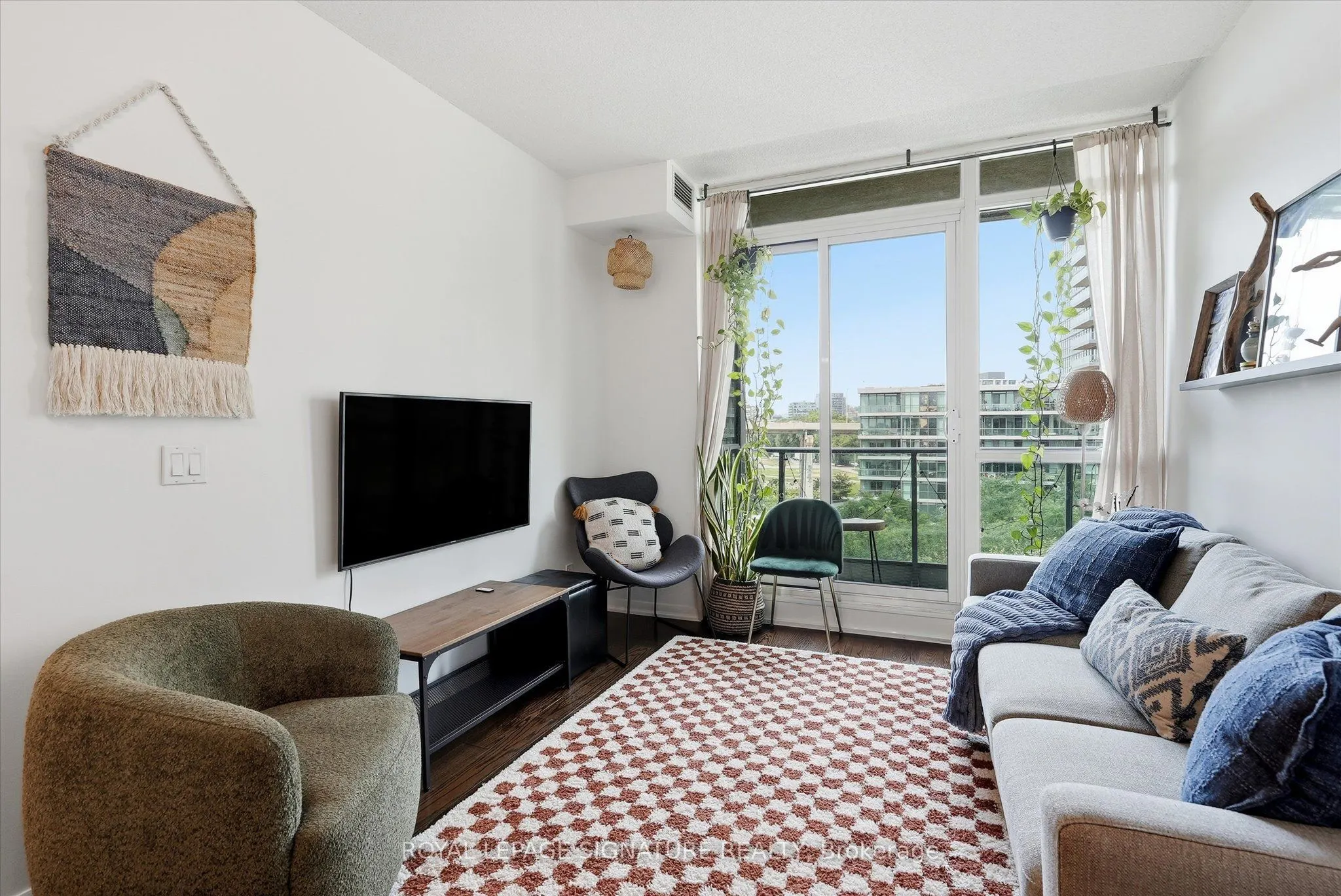 215 Fort York Boulevard #711