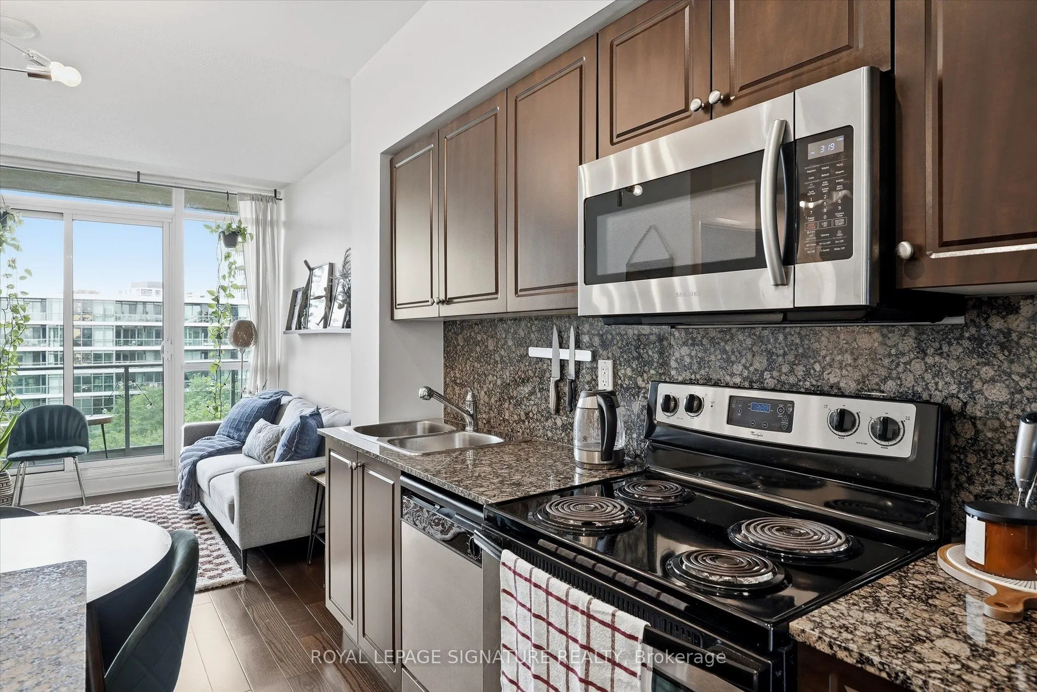 215 Fort York Boulevard #711