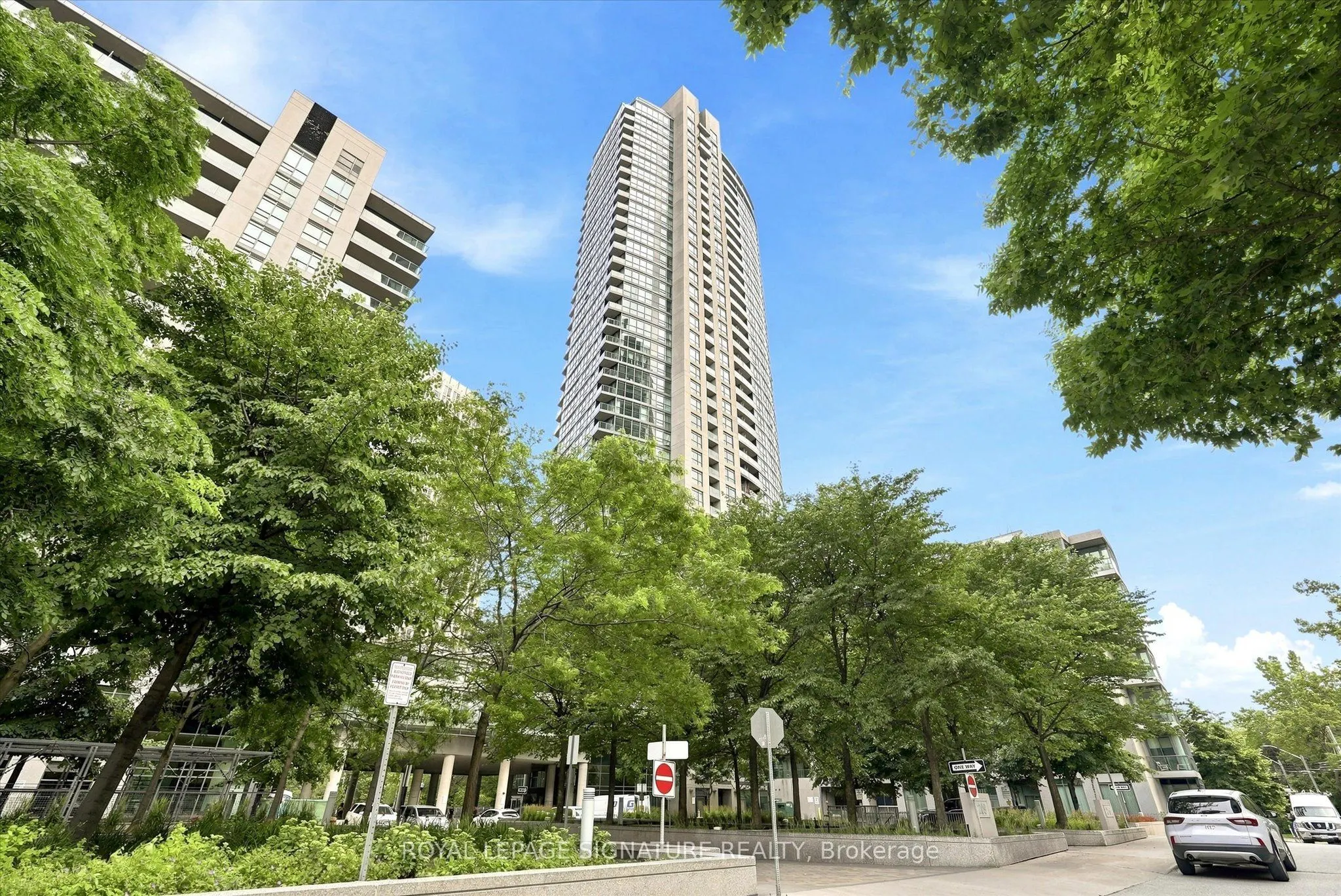 215 Fort York Boulevard #711