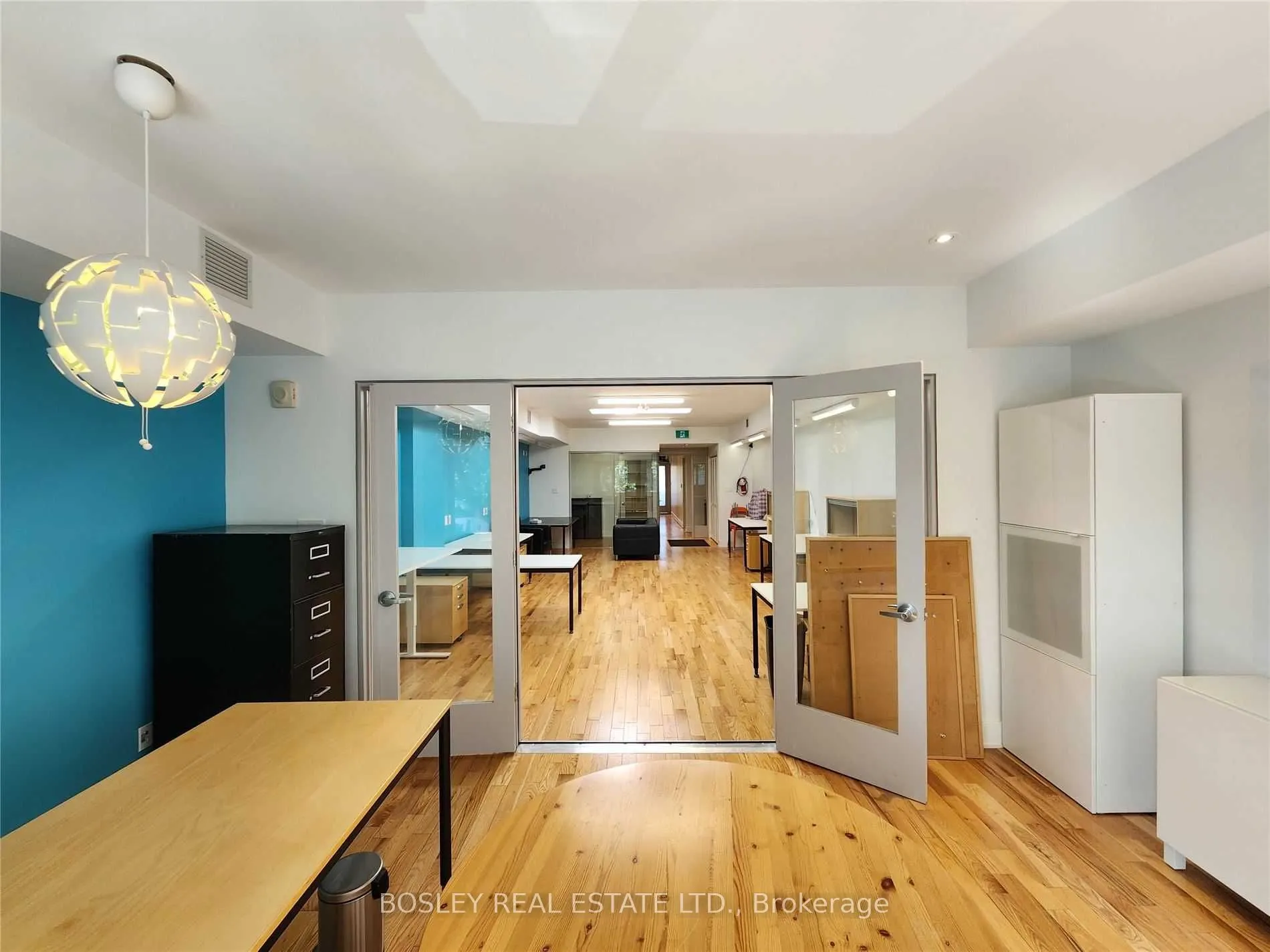 1052 Queen Street W #2nd Flr
