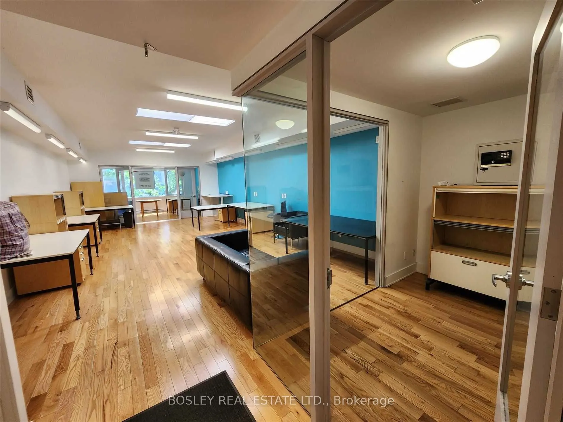1052 Queen Street W #2nd Flr