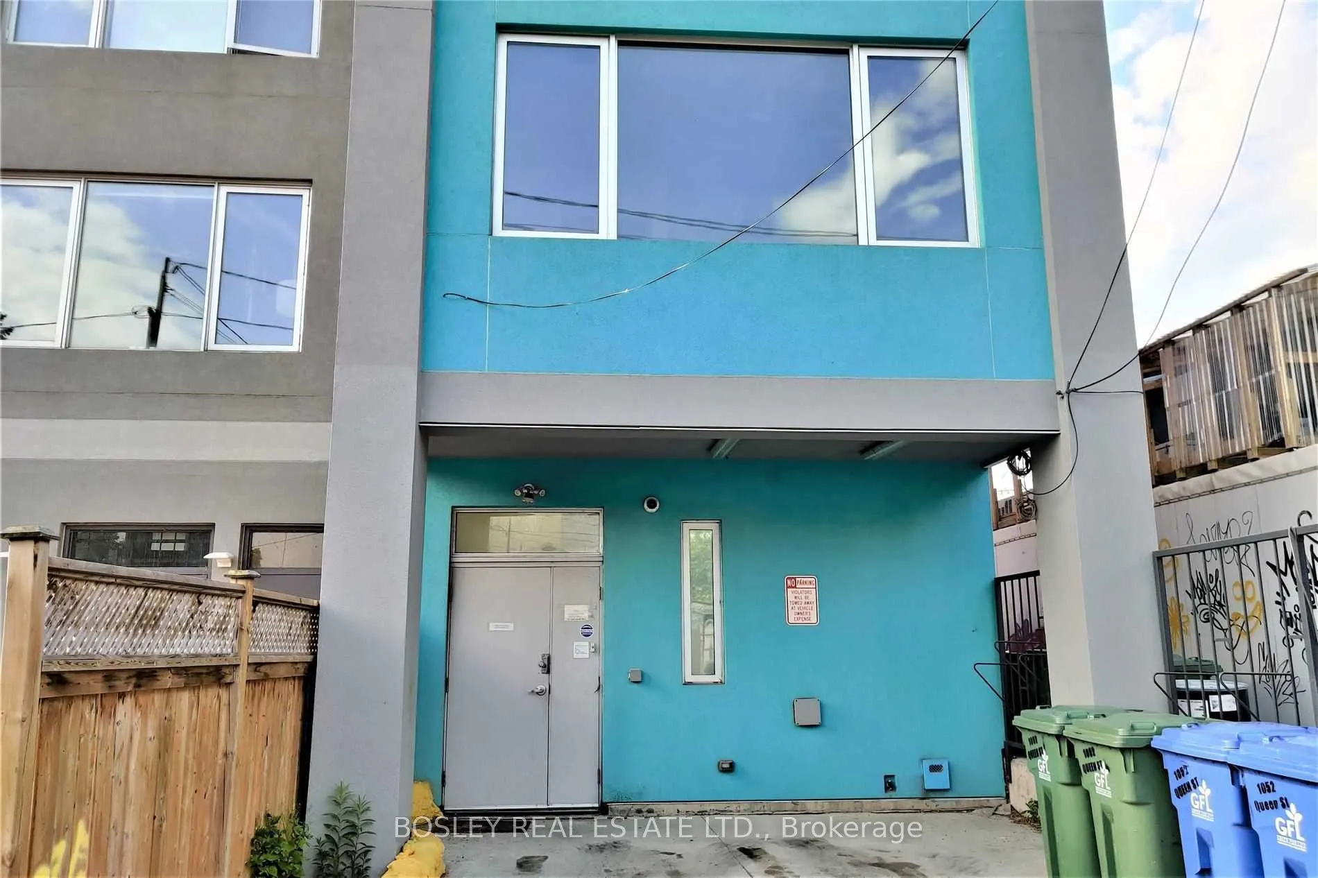 1052 Queen Street W #2nd Flr