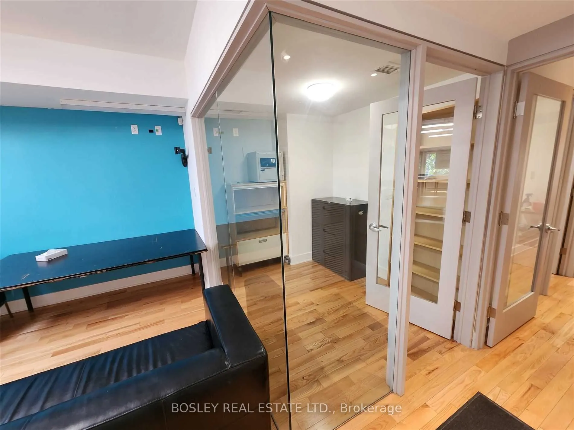 1052 Queen Street W #2nd Flr