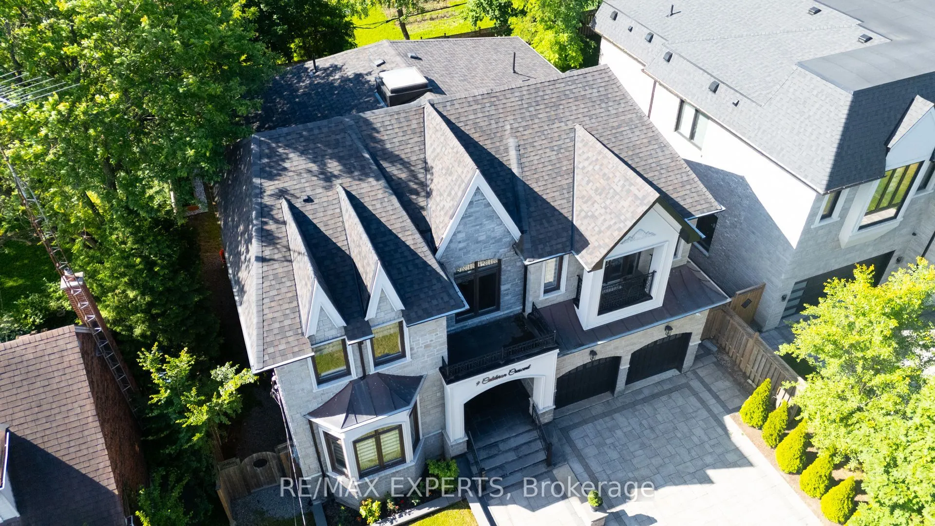 9 Calderon Crescent