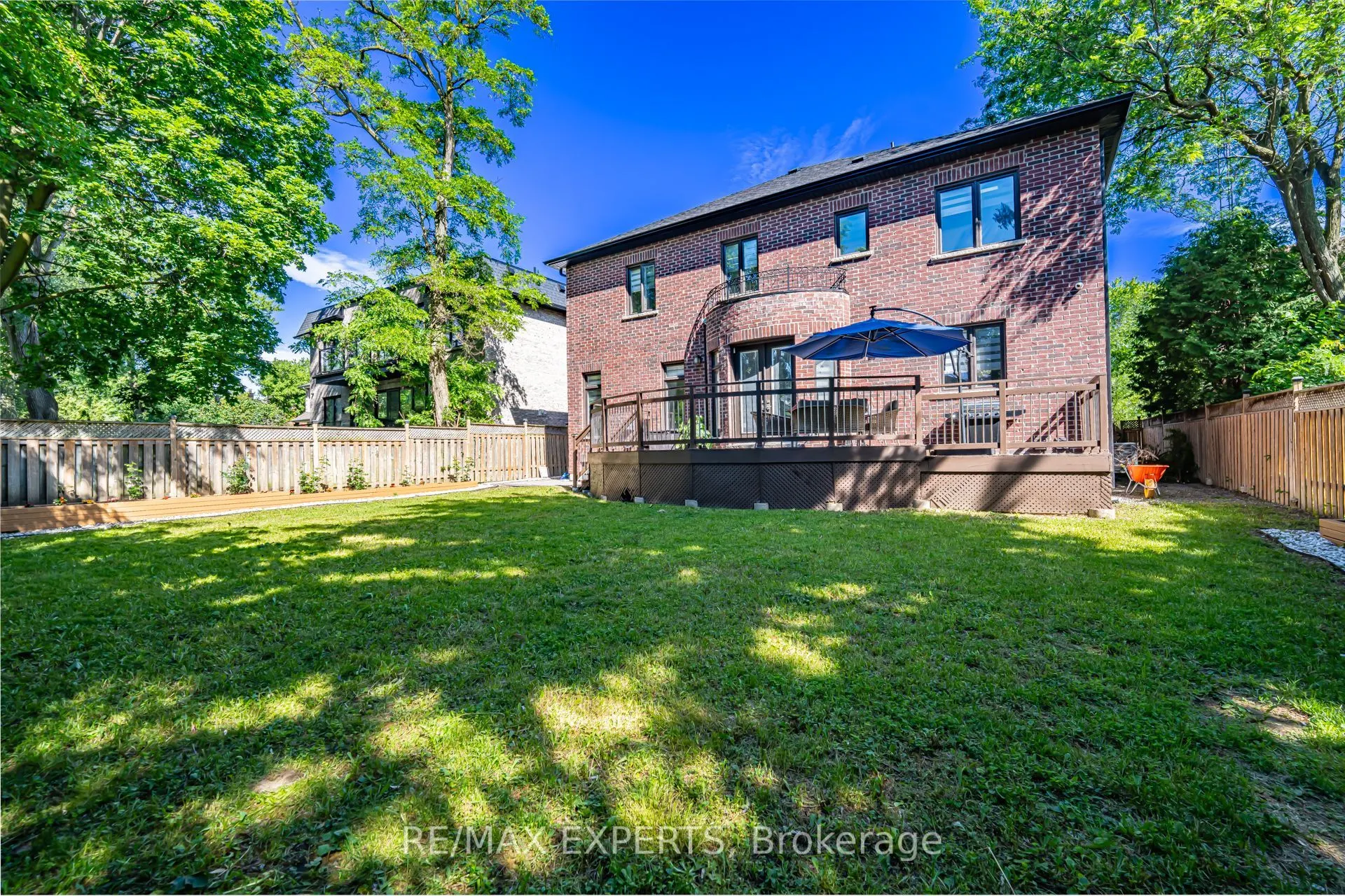 9 Calderon Crescent