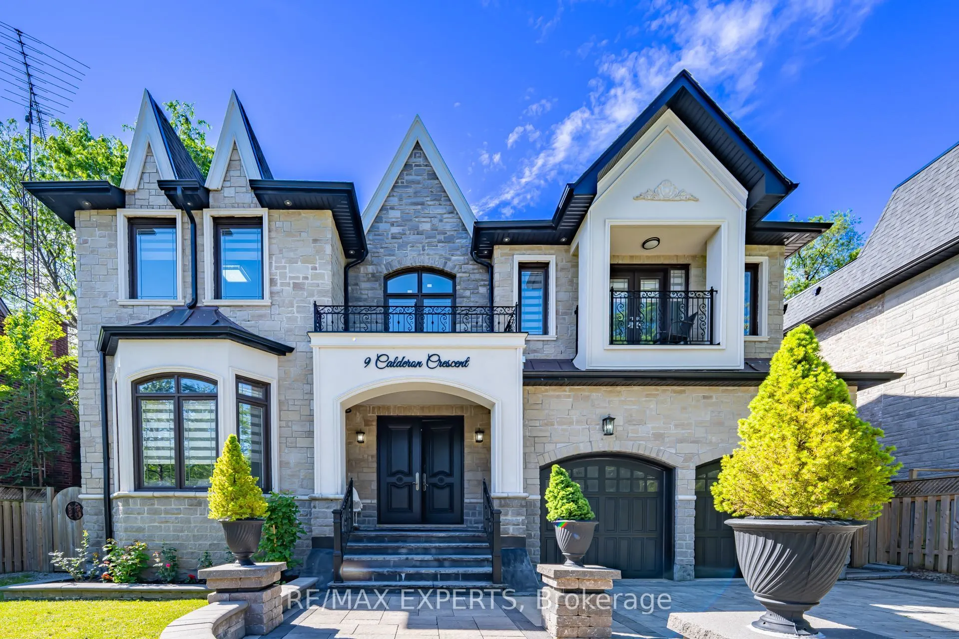 9 Calderon Crescent
