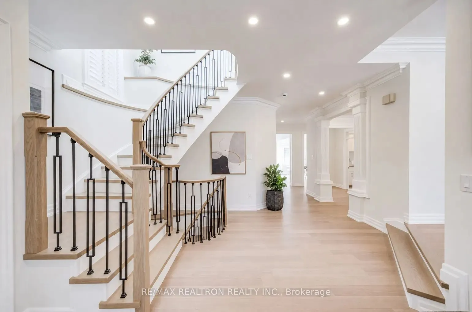 225 Olive Avenue S