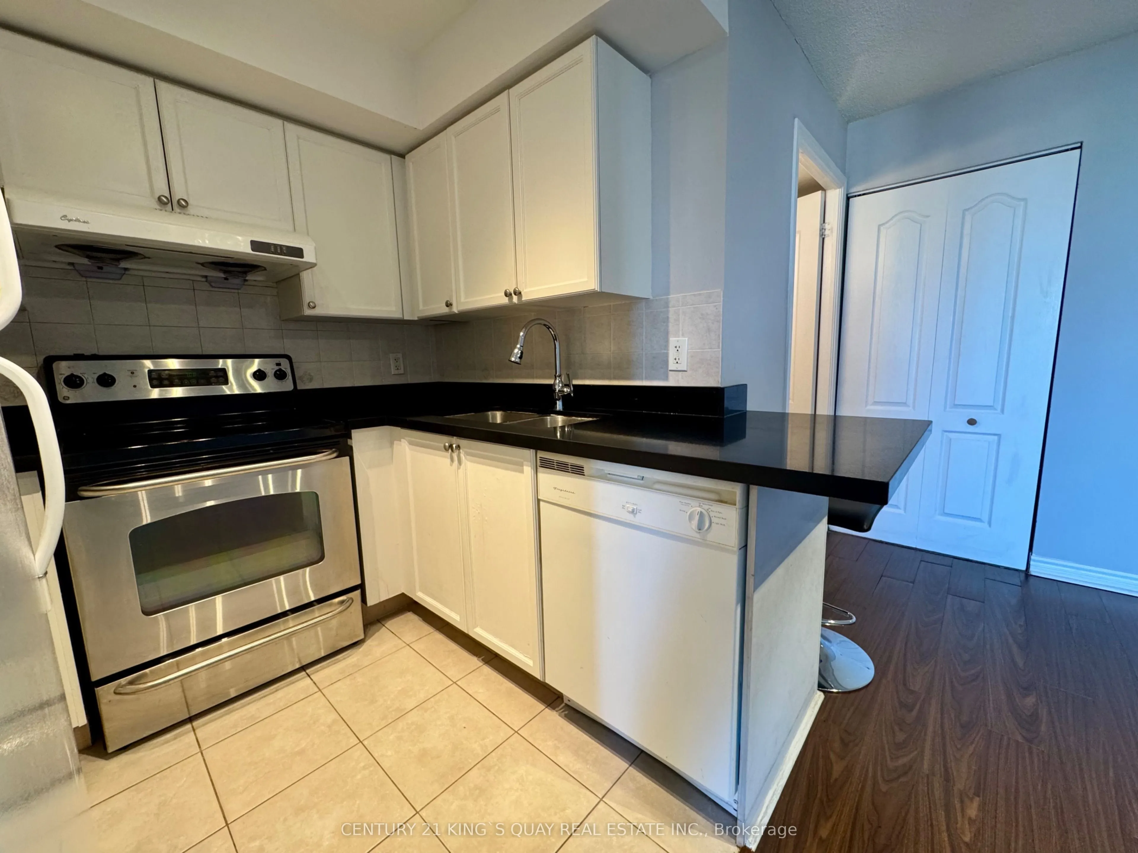 17 Barberry Place #2006