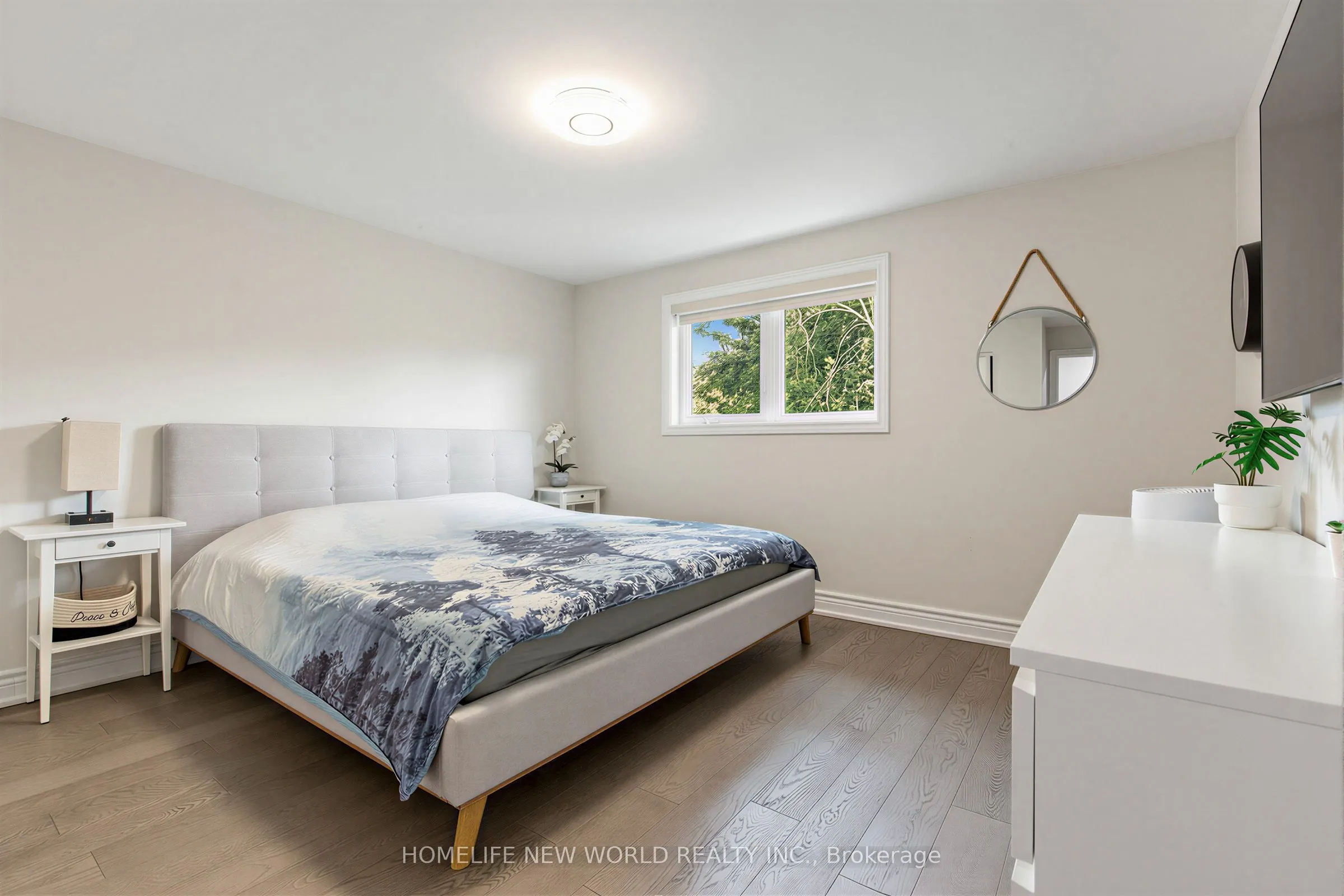 19 Liszt Gate #306