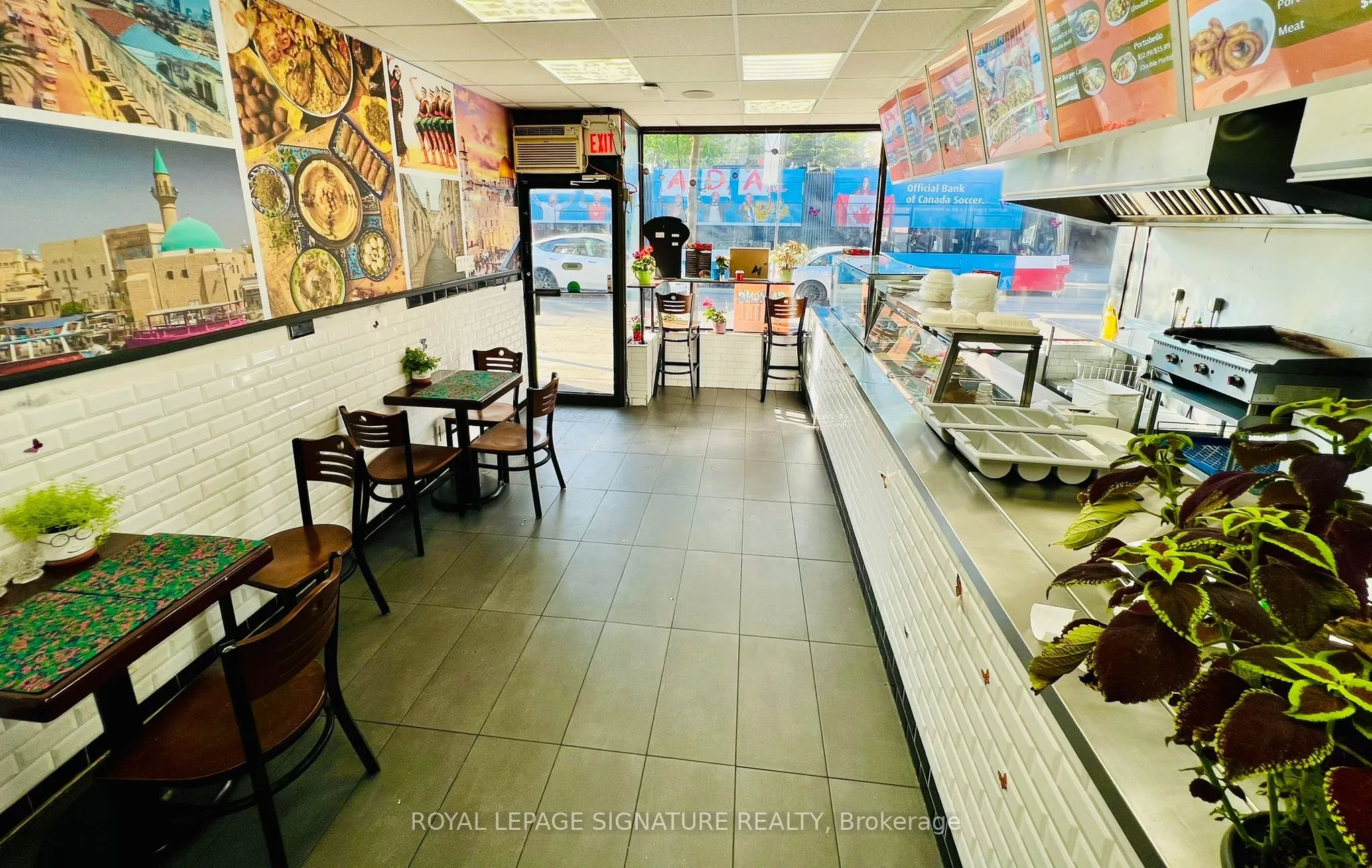 761 Dundas Street W