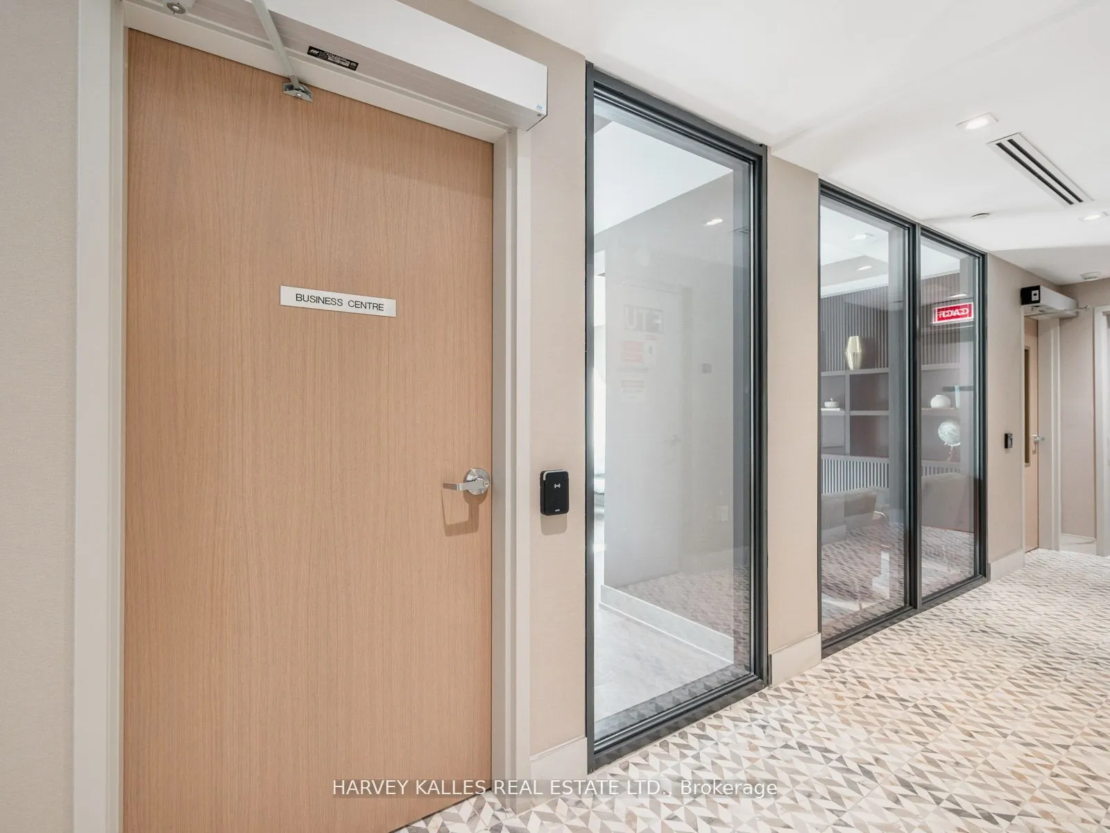 8 Manor Road W #610