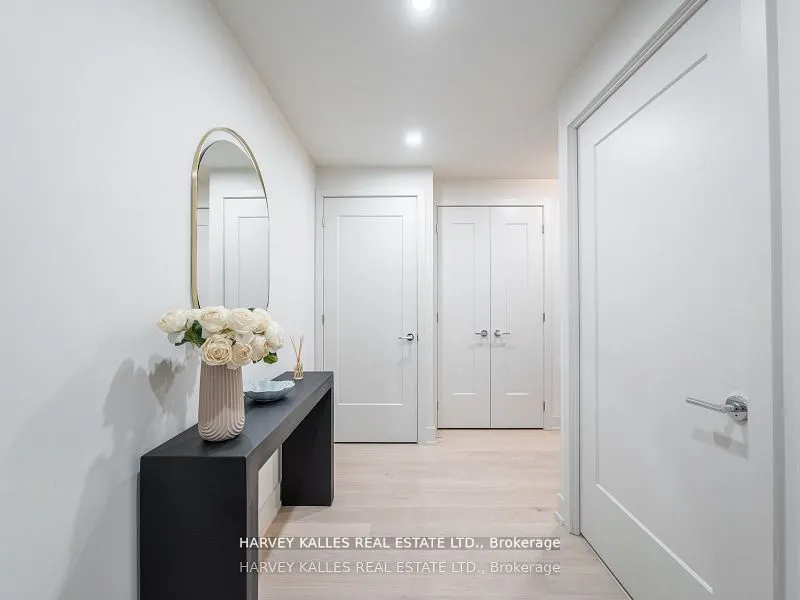 8 Manor Road W #610