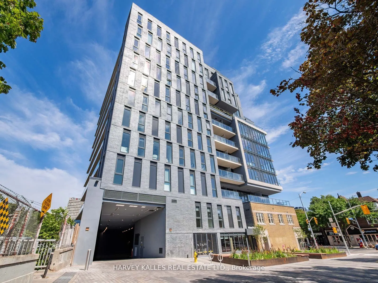 8 Manor Road W #610