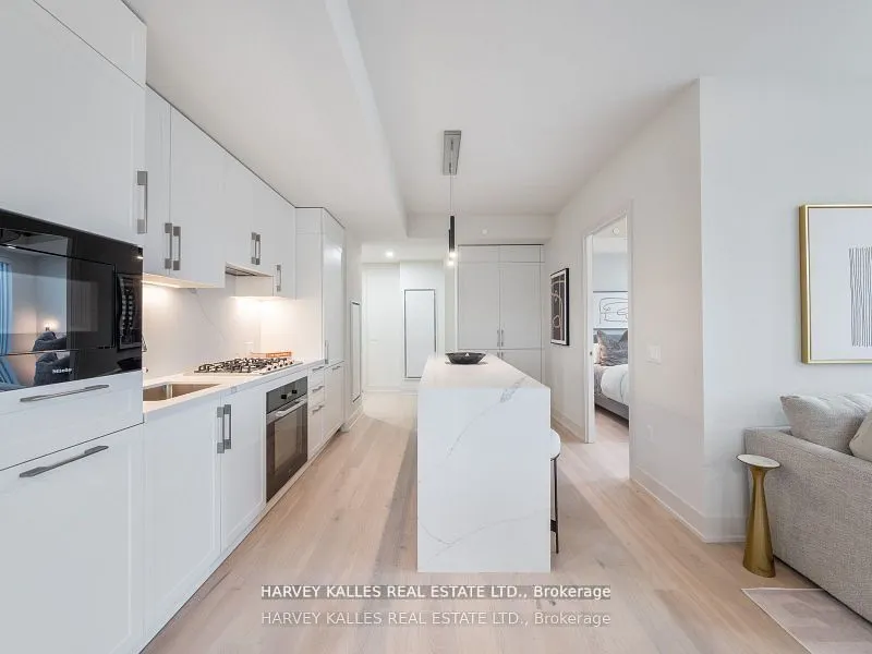 8 Manor Road W #610