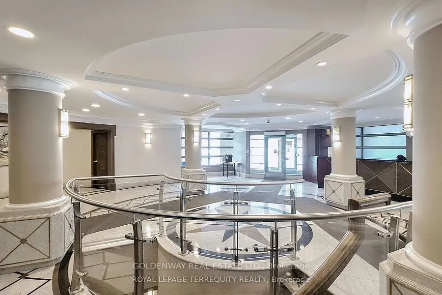 18 Pemberton Avenue #402