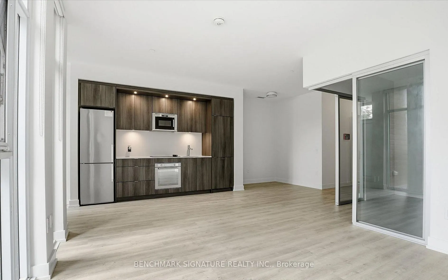 30 Inn On The Park Drive #206