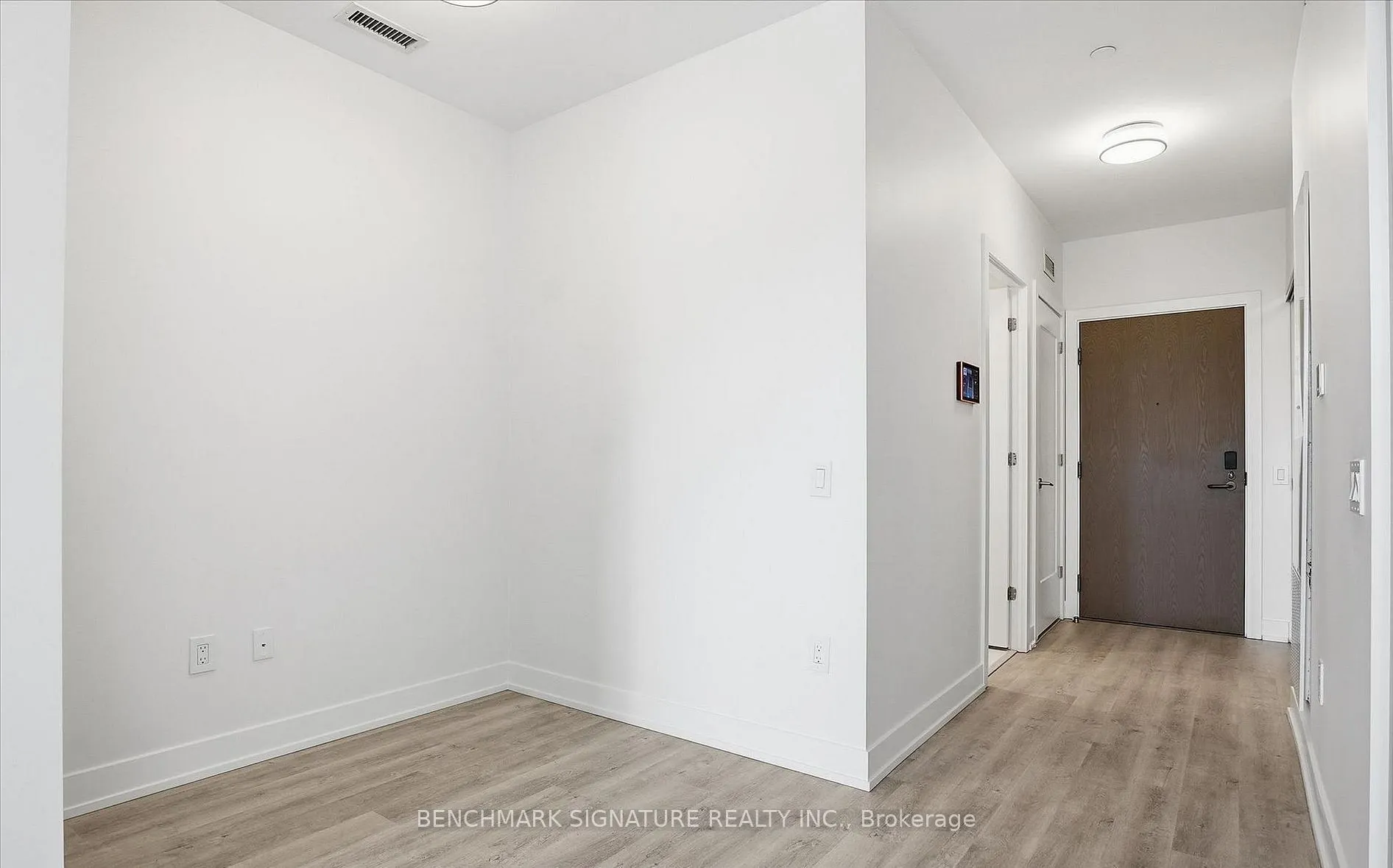30 Inn On The Park Drive #206