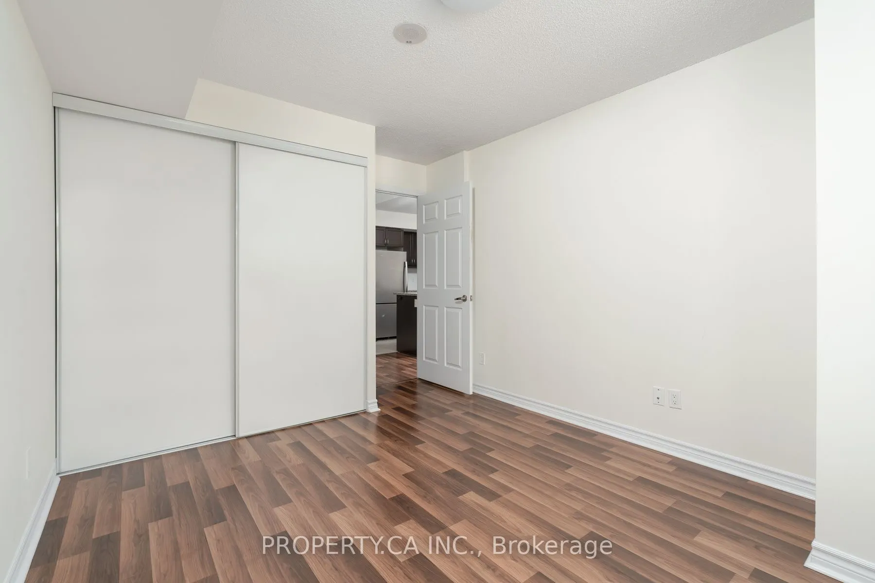 25 Lower Simcoe Street #803