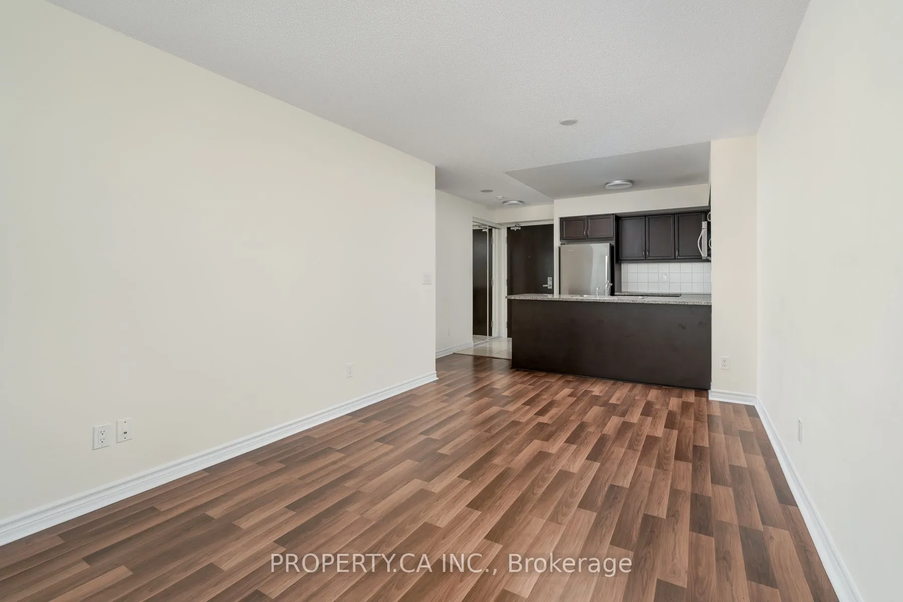 25 Lower Simcoe Street #803
