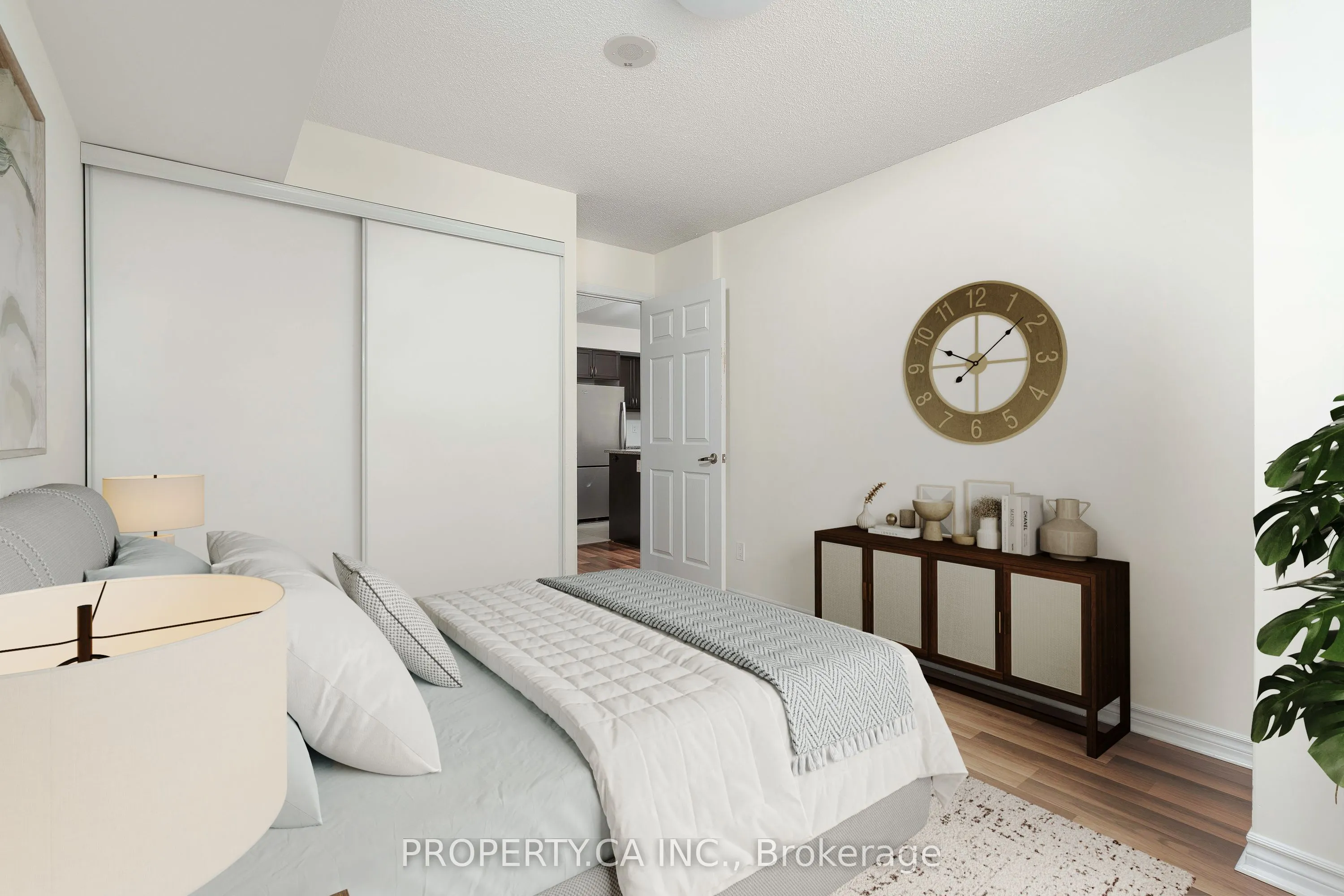 25 Lower Simcoe Street #803