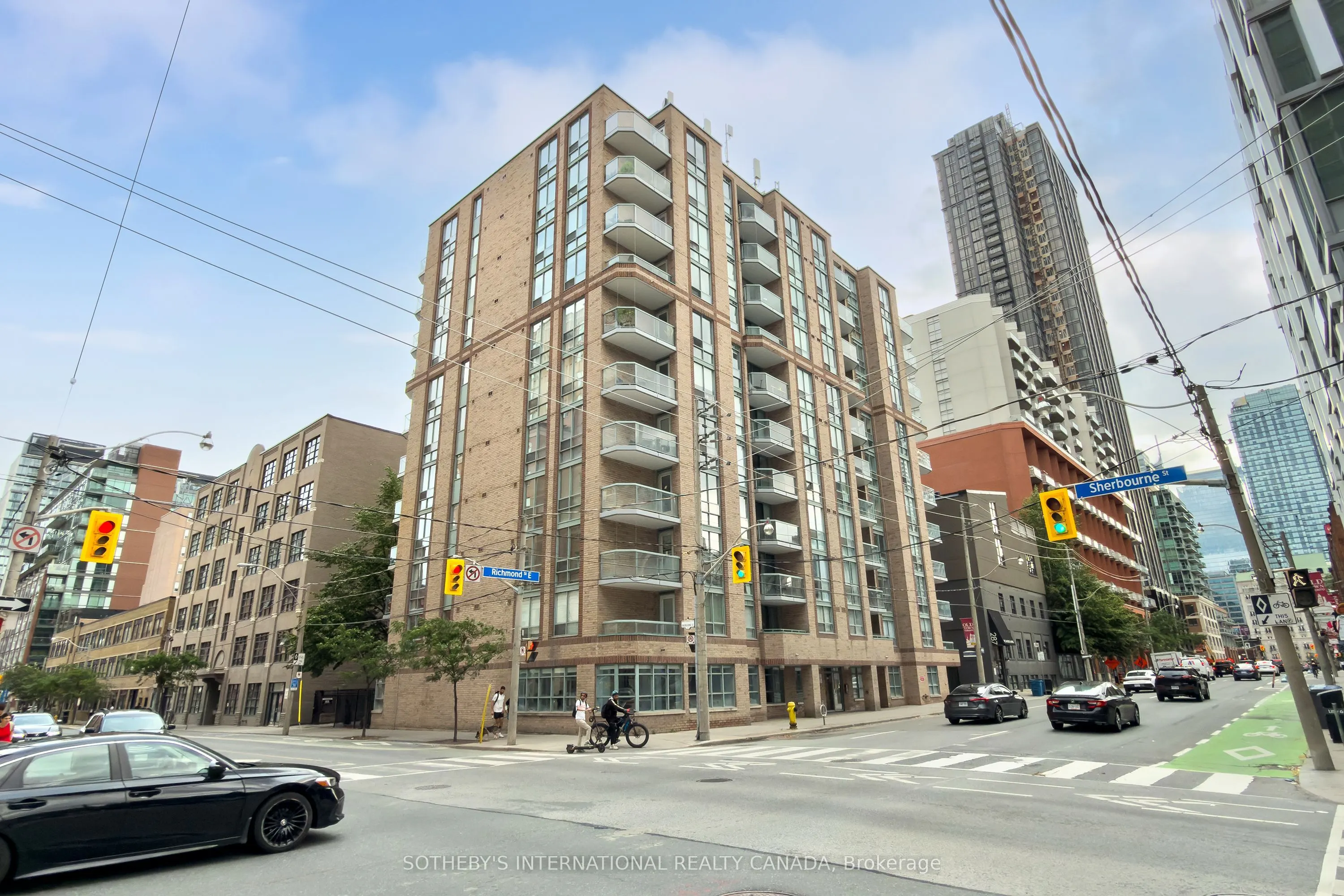 311 Richmond Street #408
