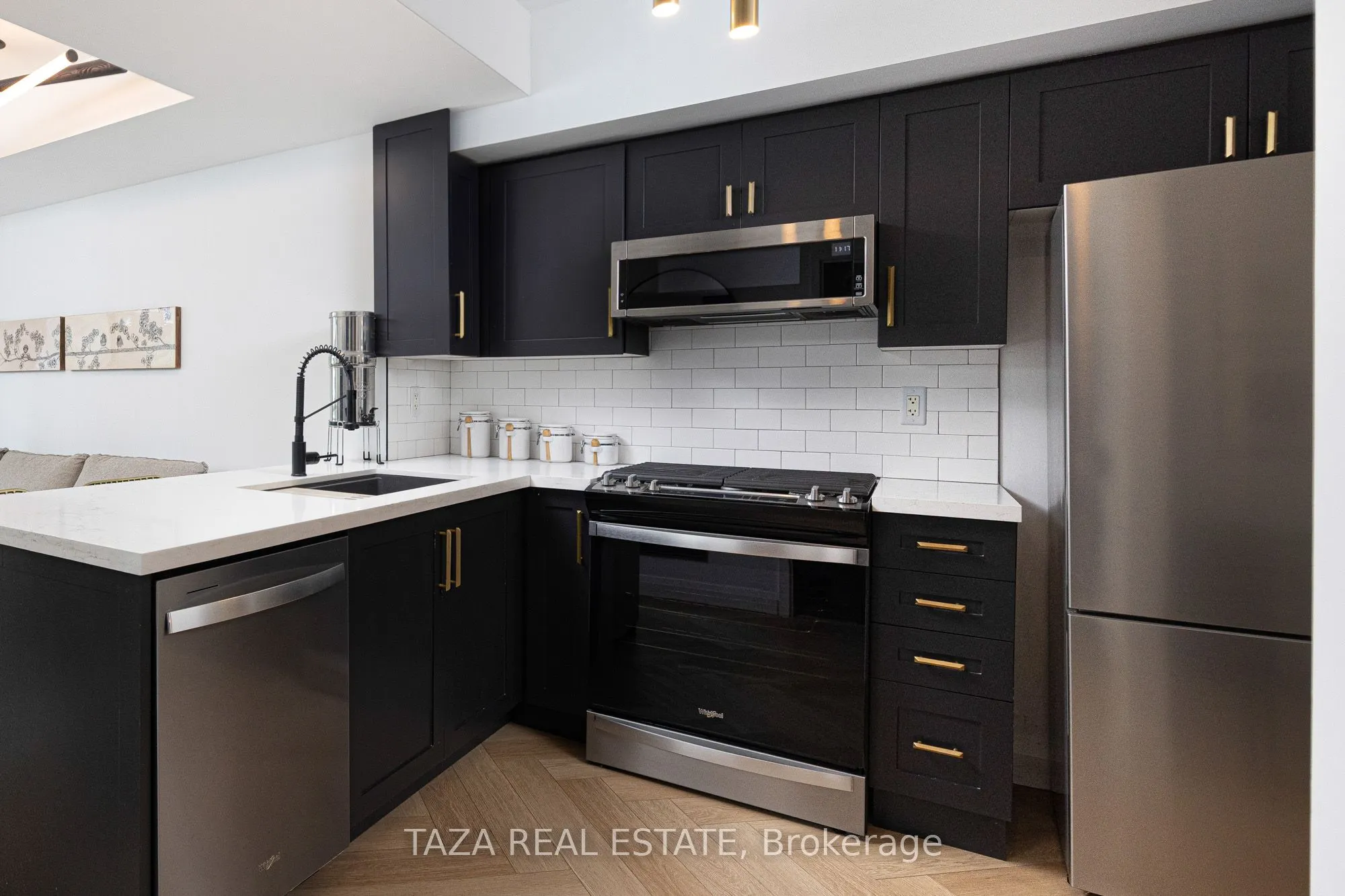 10 Navy Wharf Court #1705