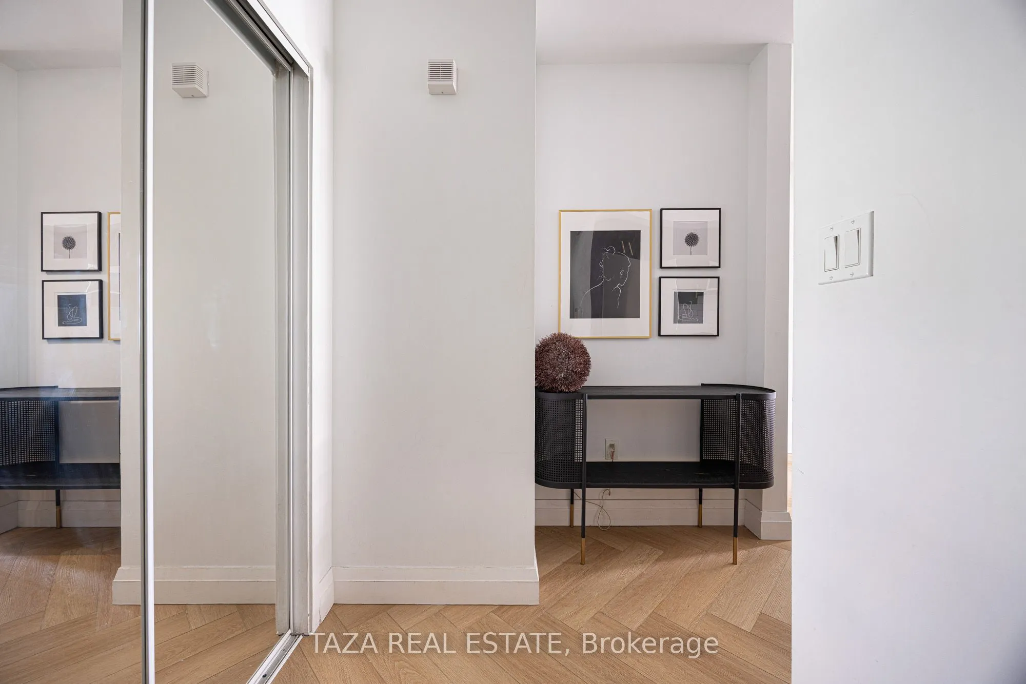 10 Navy Wharf Court #1705