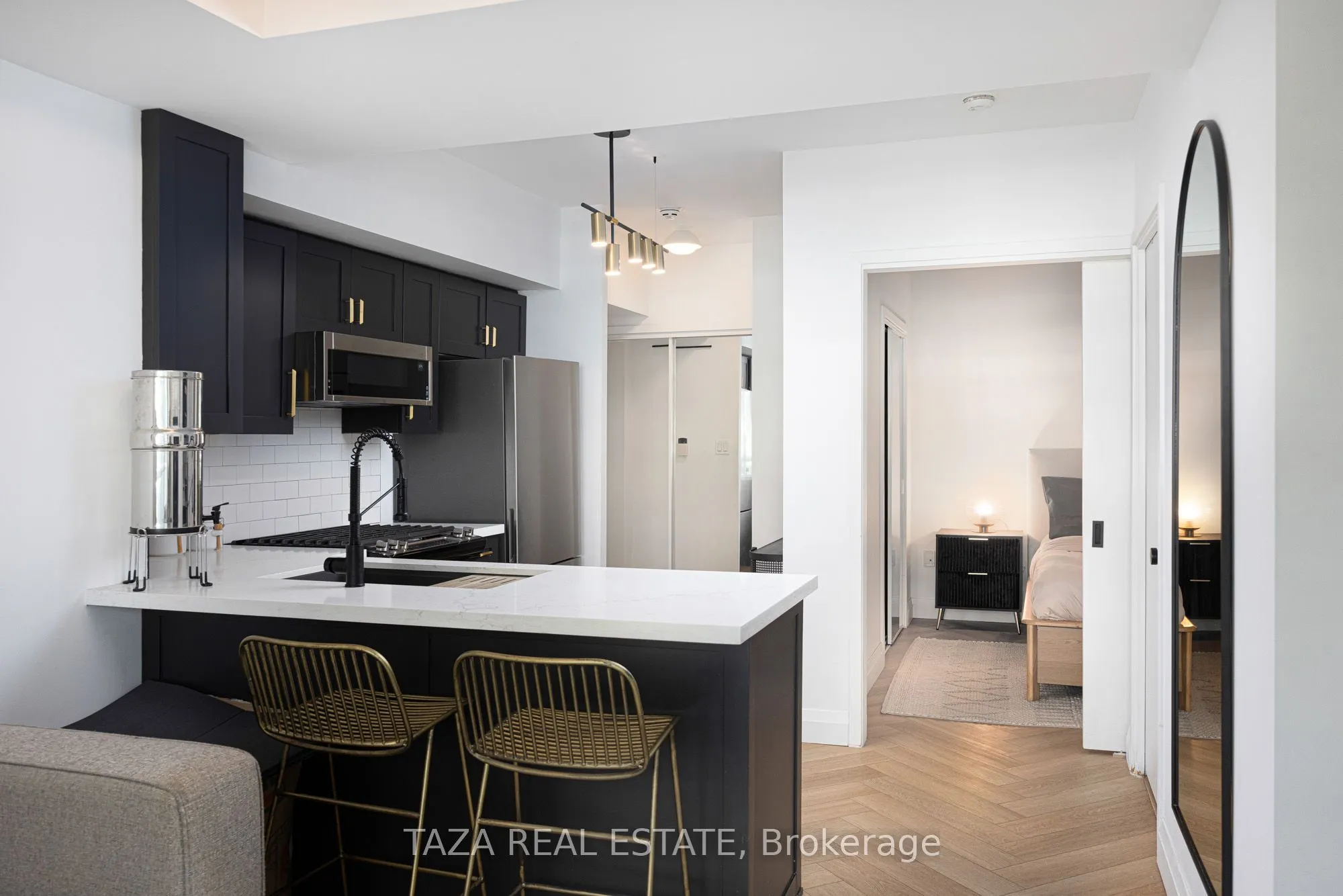 10 Navy Wharf Court #1705