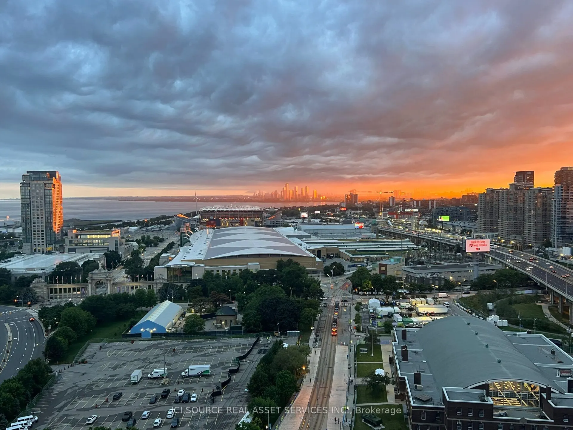 219 Fort York Boulevard #2612