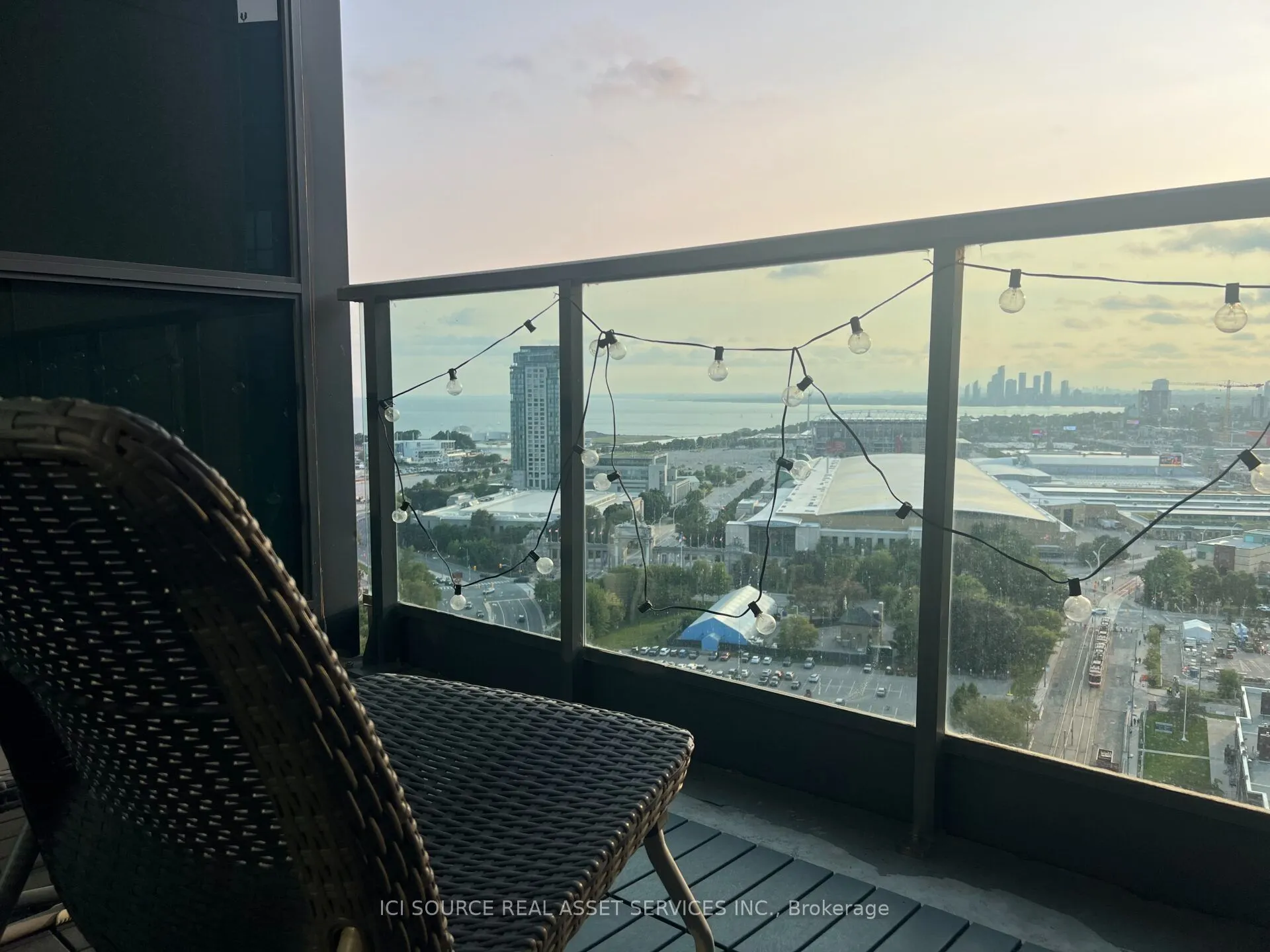 219 Fort York Boulevard #2612
