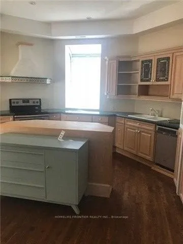 17 Teddington Park Avenue S #3