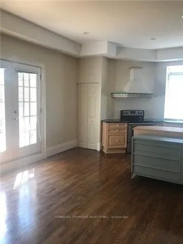 17 Teddington Park Avenue S #3