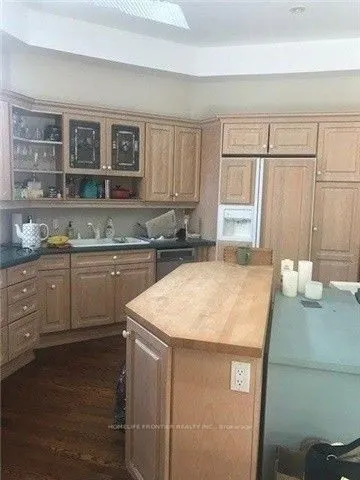 17 Teddington Park Avenue S #3