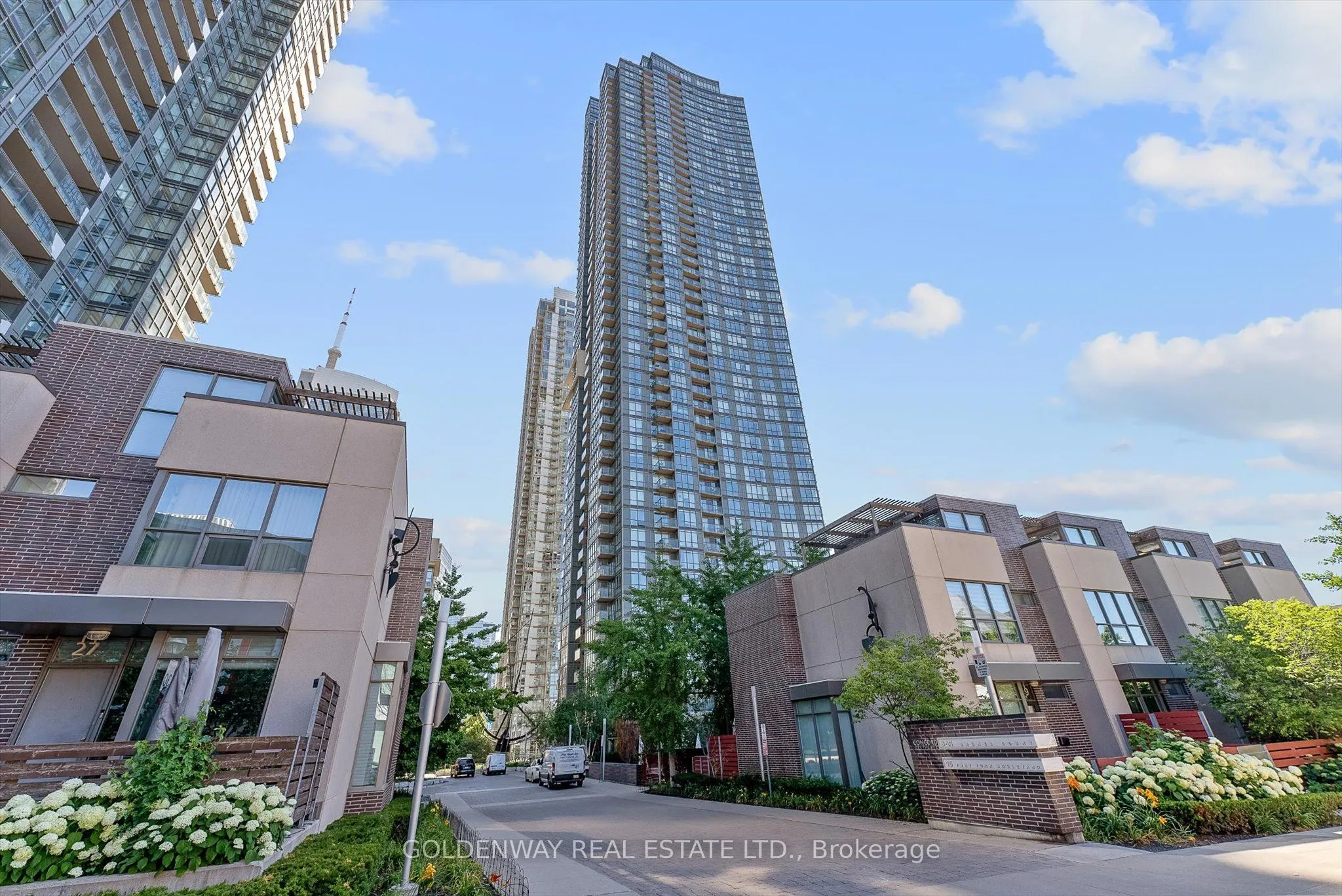 11 Brunel Court #5015