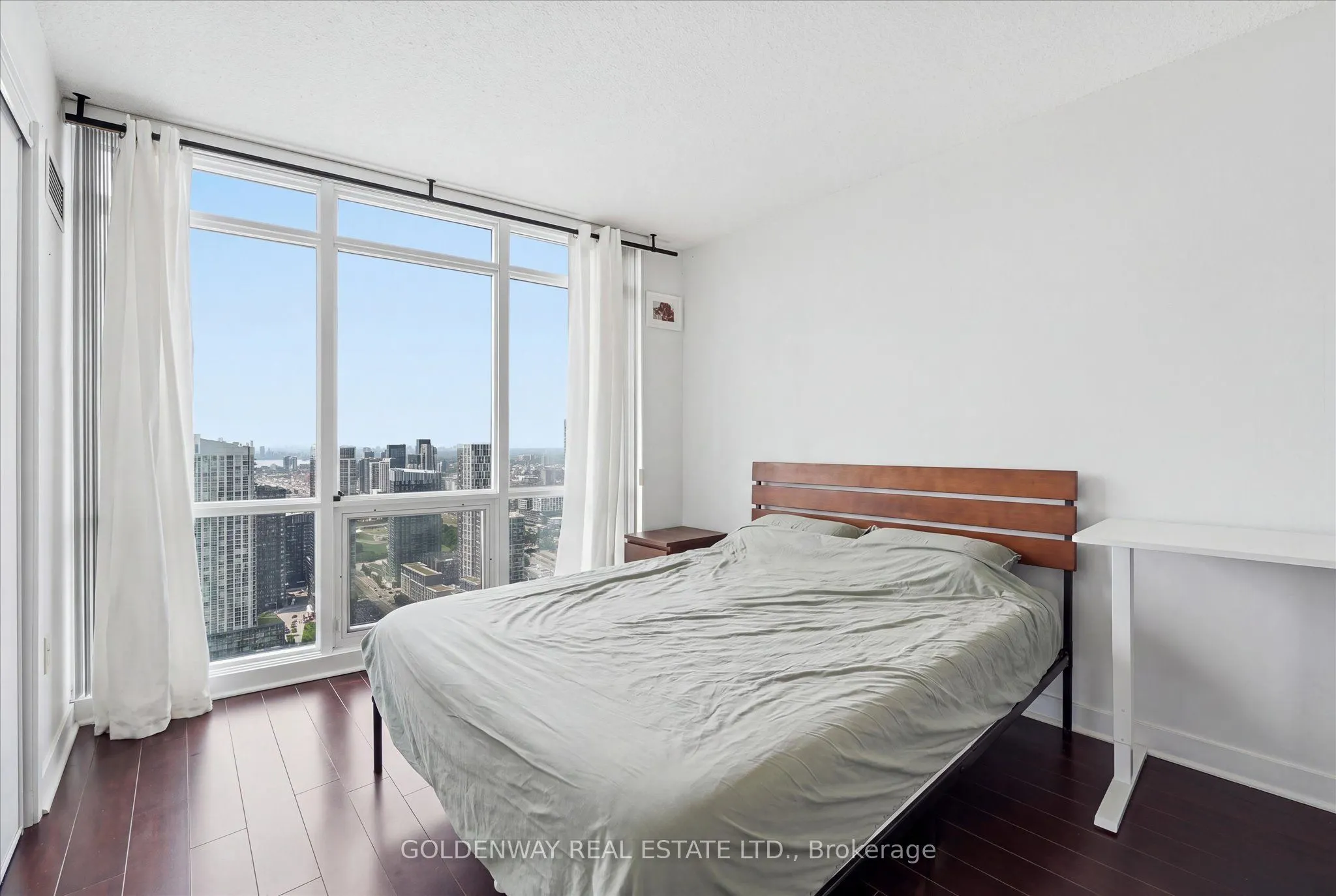11 Brunel Court #5015
