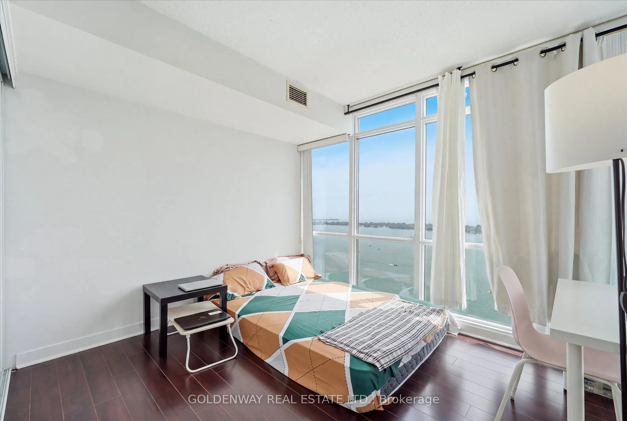 11 Brunel Court #5015