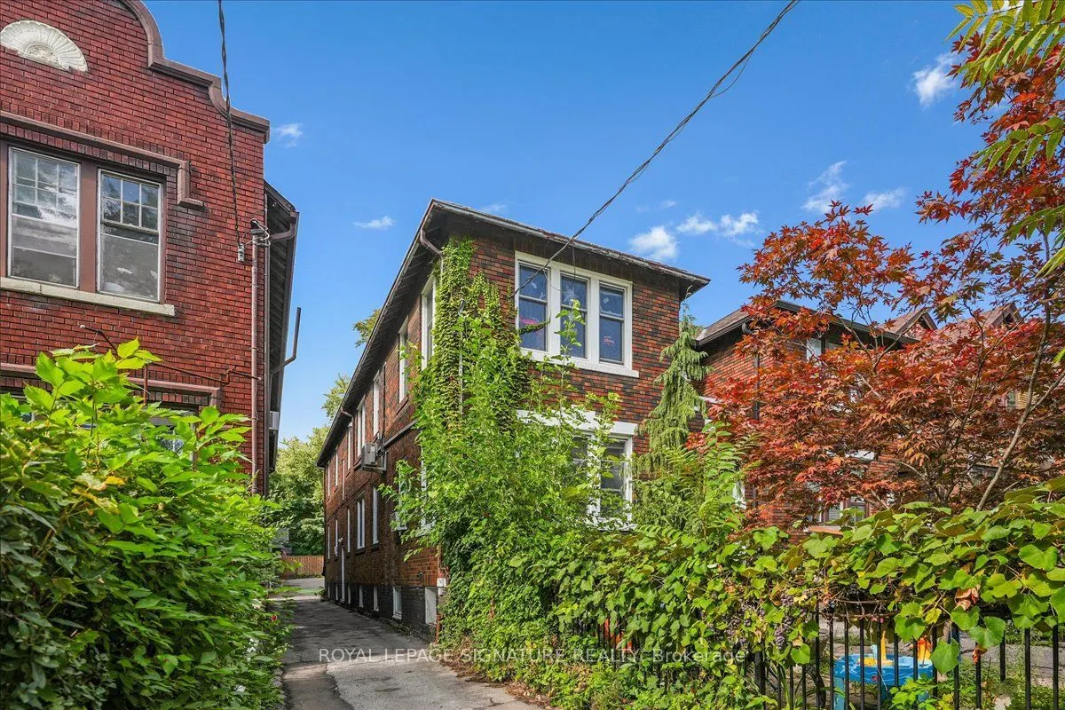 12 Castle View Avenue #Lower
