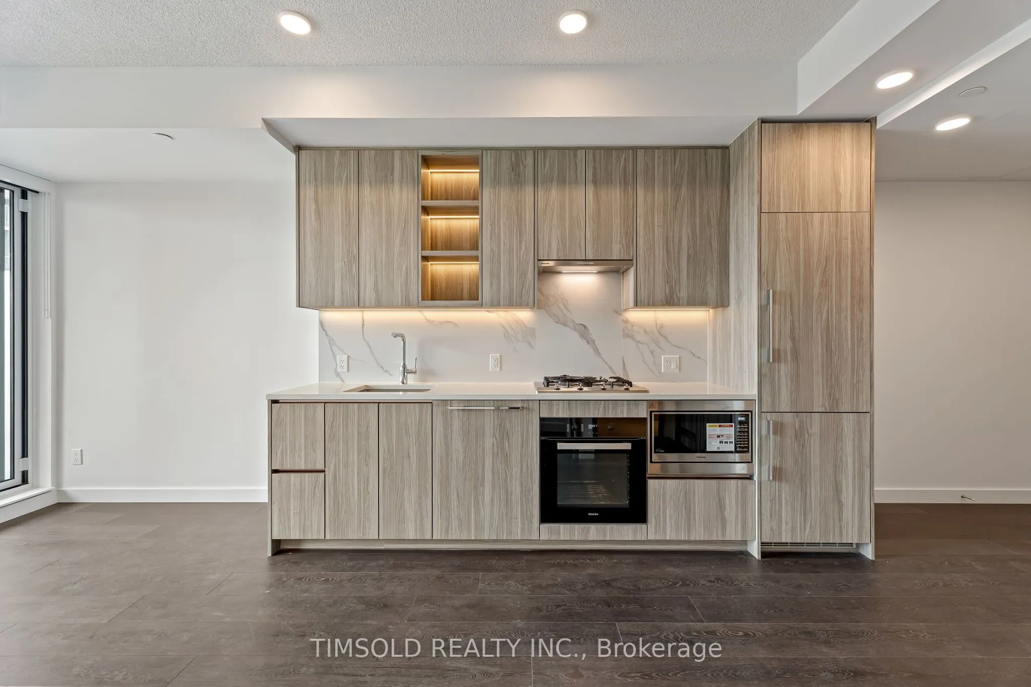 18 Esther Shiner Boulevard #1609