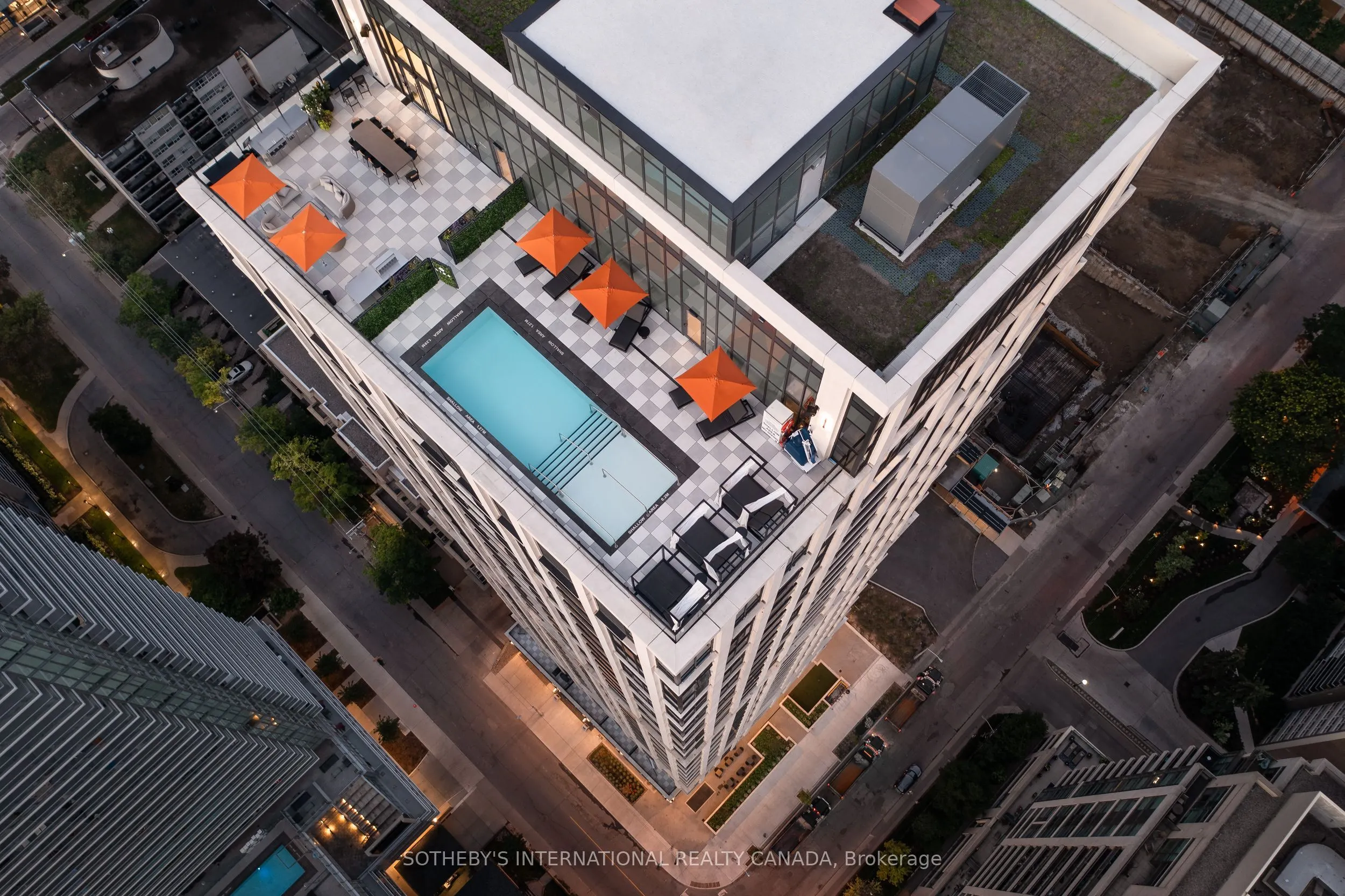 200 Redpath Avenue #1101