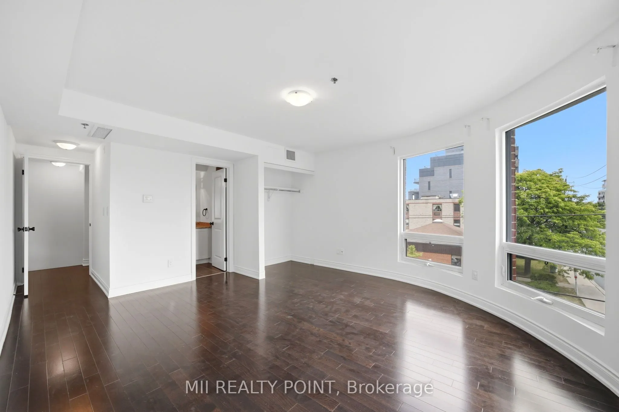 2 Maxwell Street #201