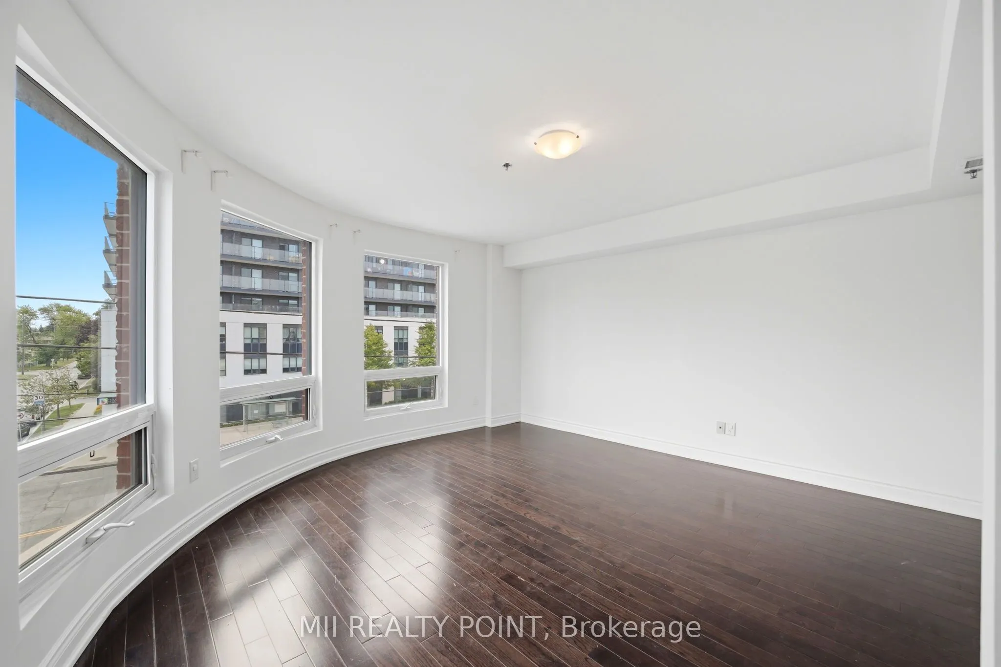 2 Maxwell Street #201