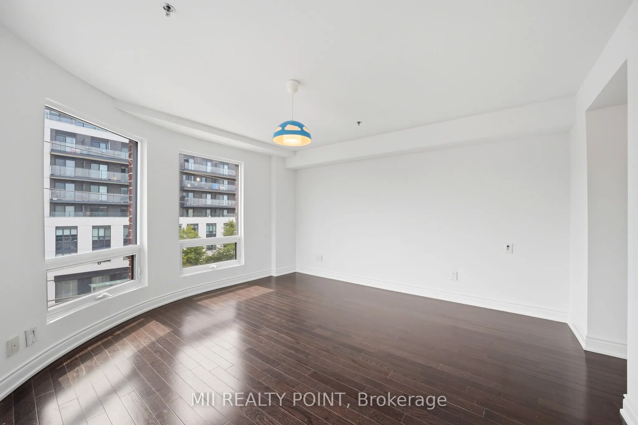 2 Maxwell Street #201