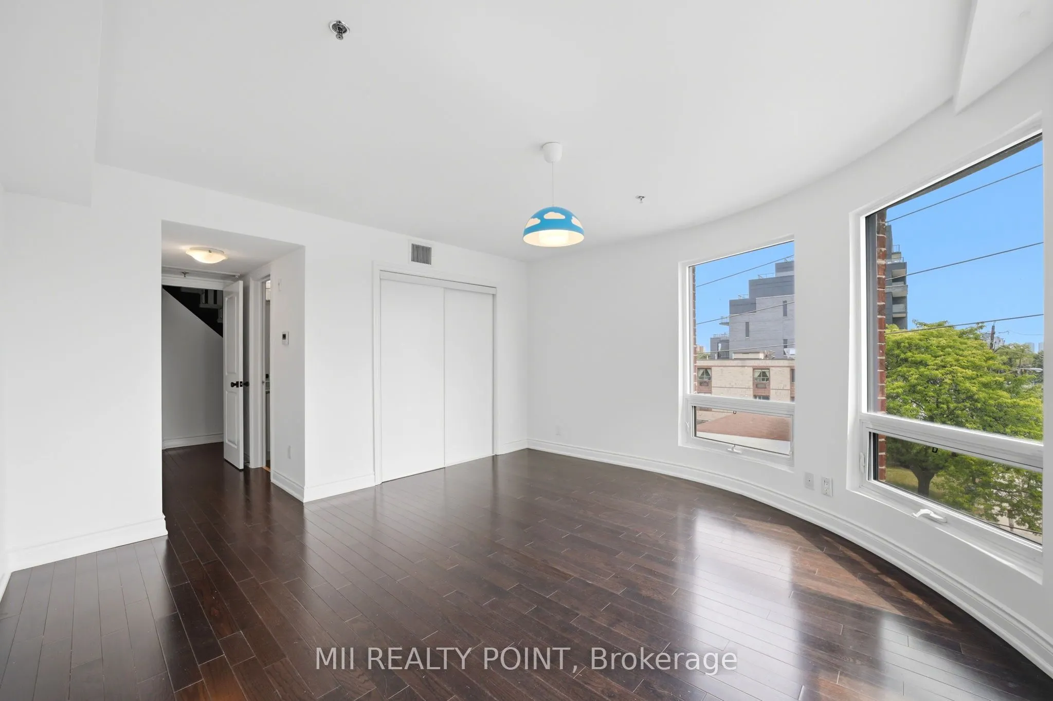 2 Maxwell Street #201