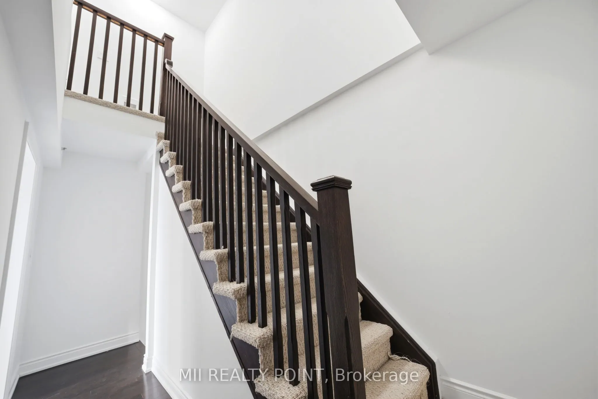 2 Maxwell Street #201