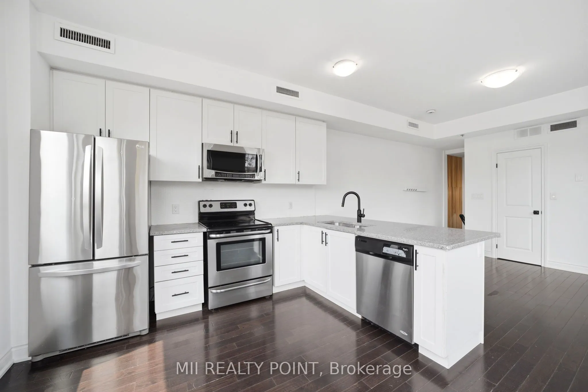 2 Maxwell Street #201