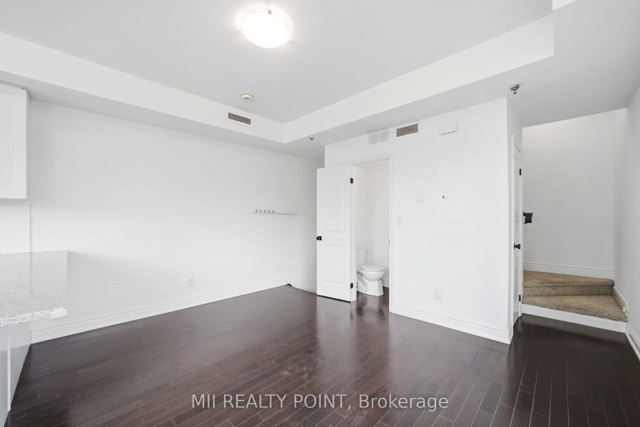 2 Maxwell Street #201