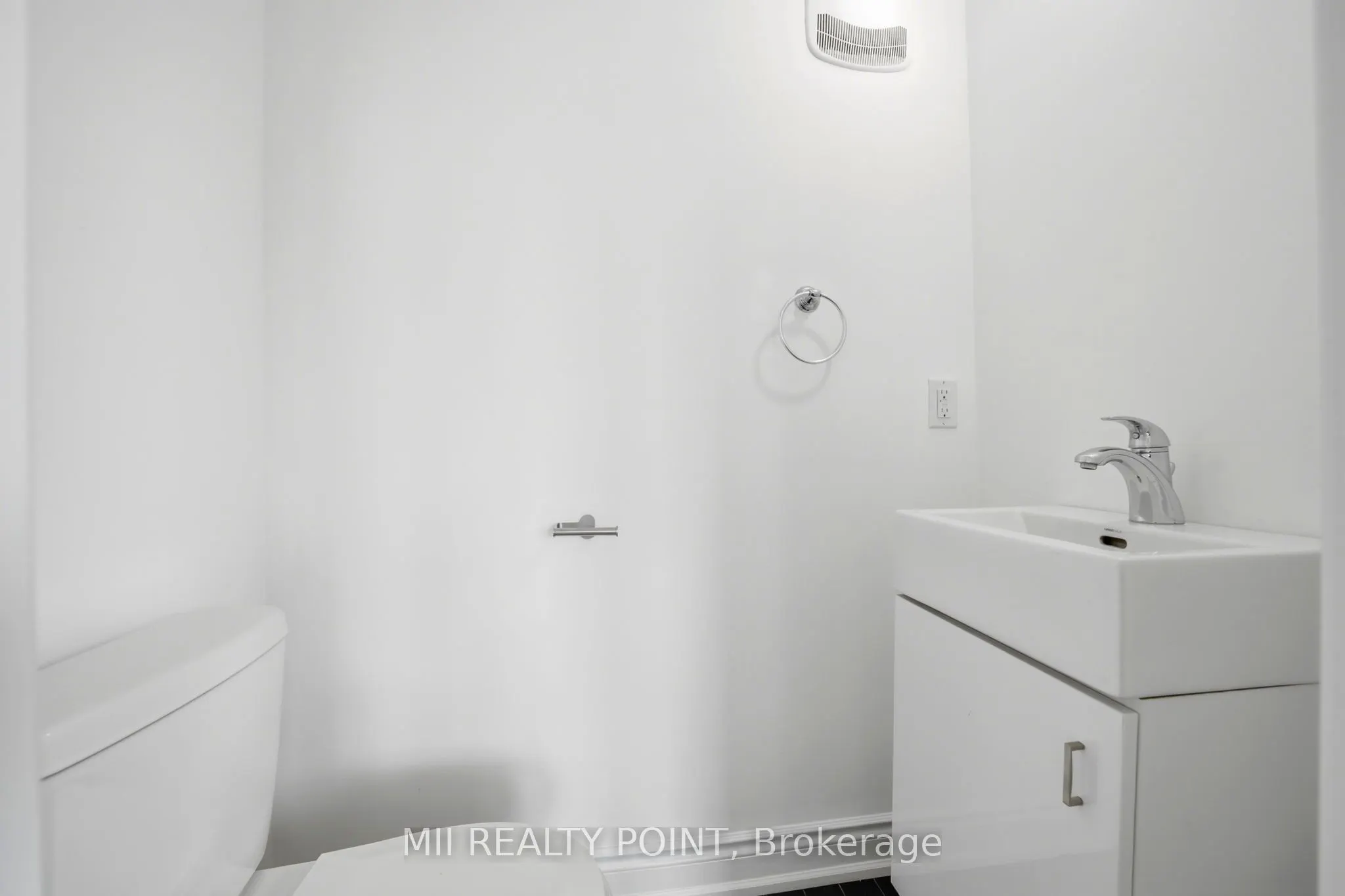 2 Maxwell Street #201