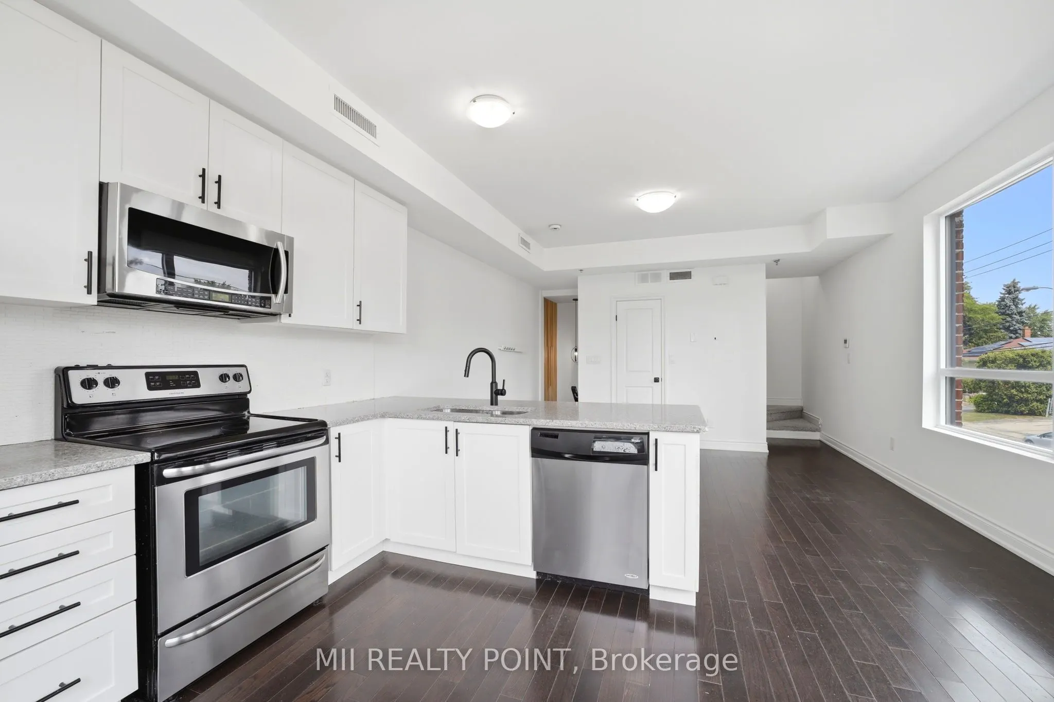 2 Maxwell Street #201