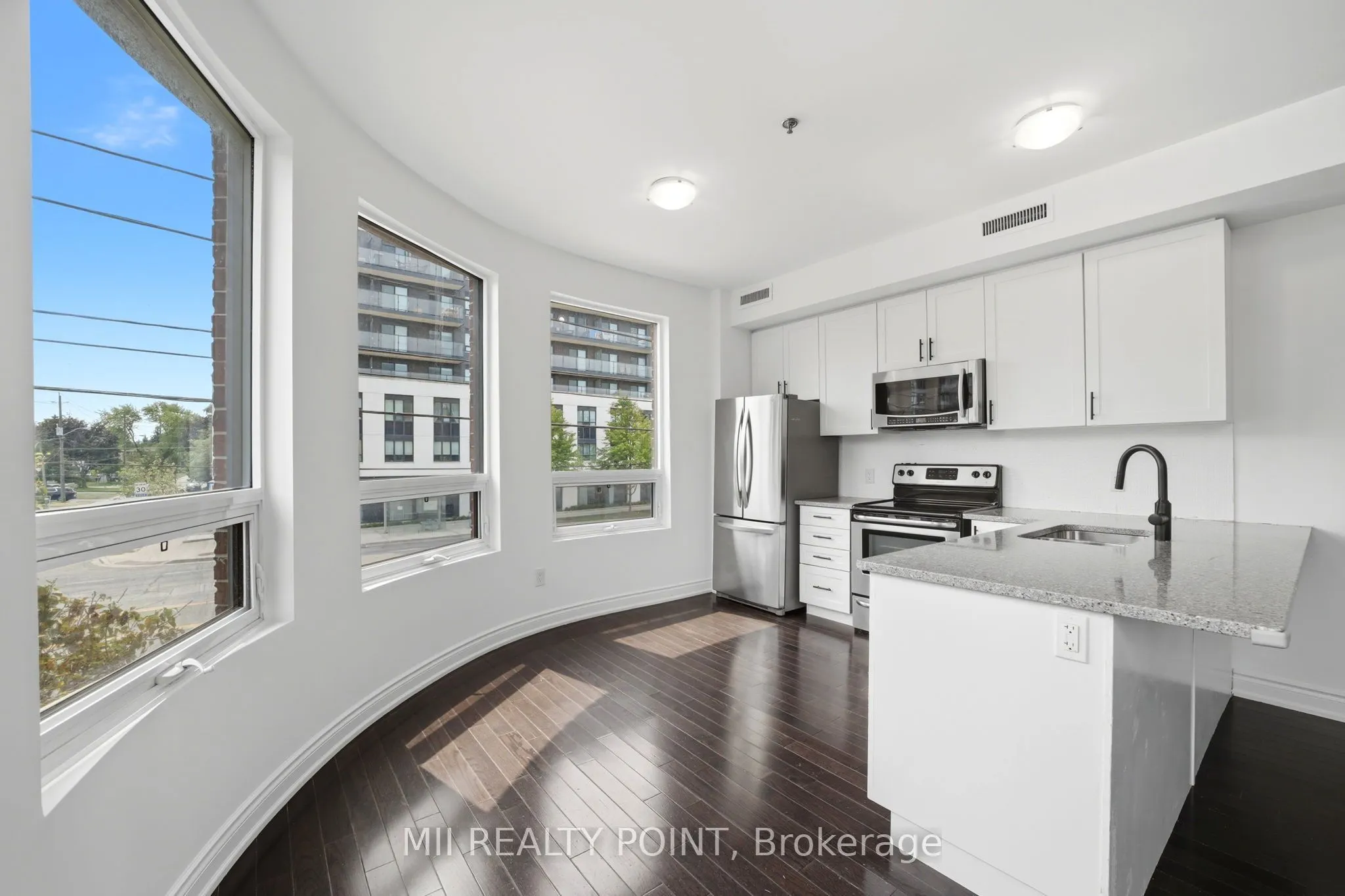 2 Maxwell Street #201