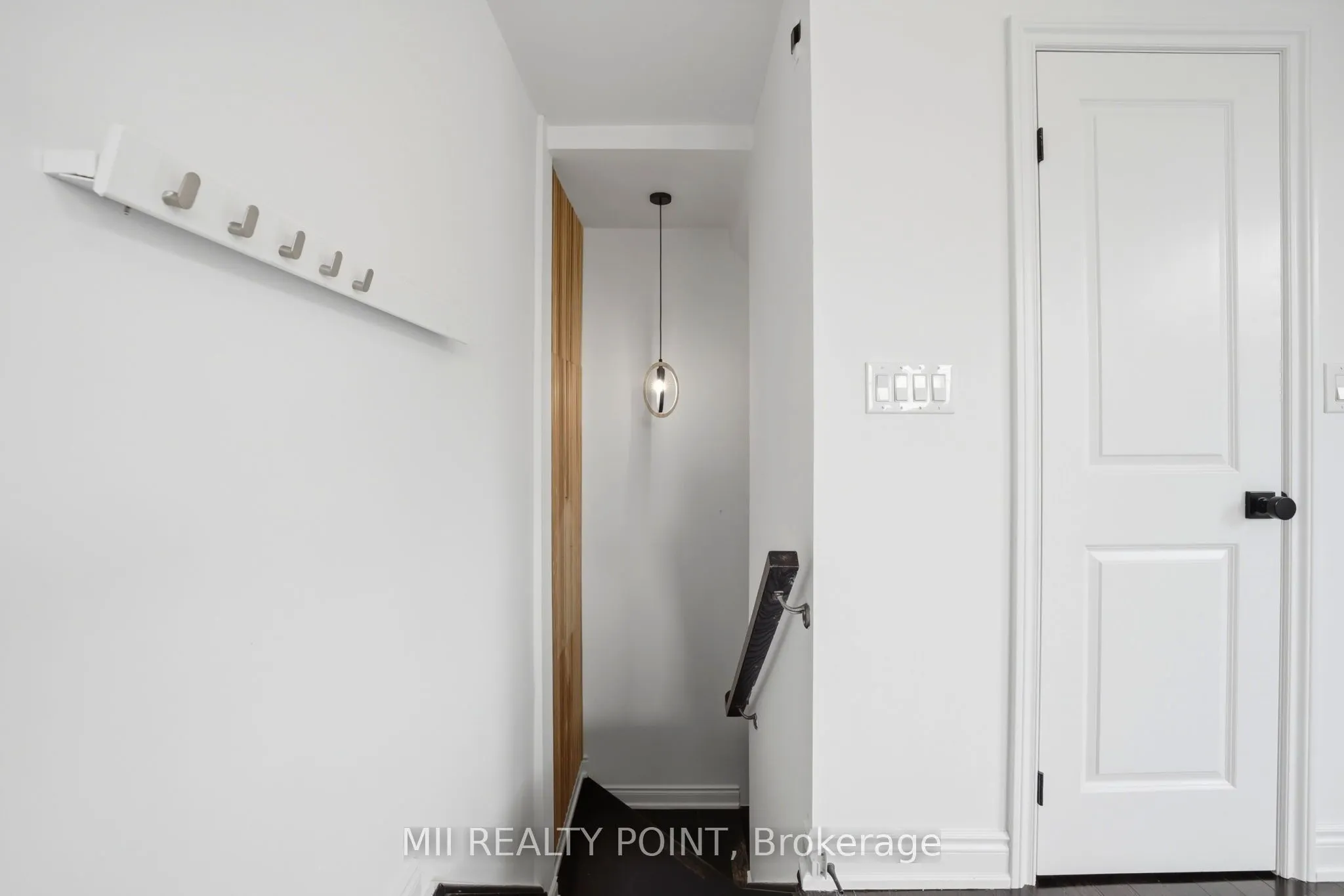 2 Maxwell Street #201